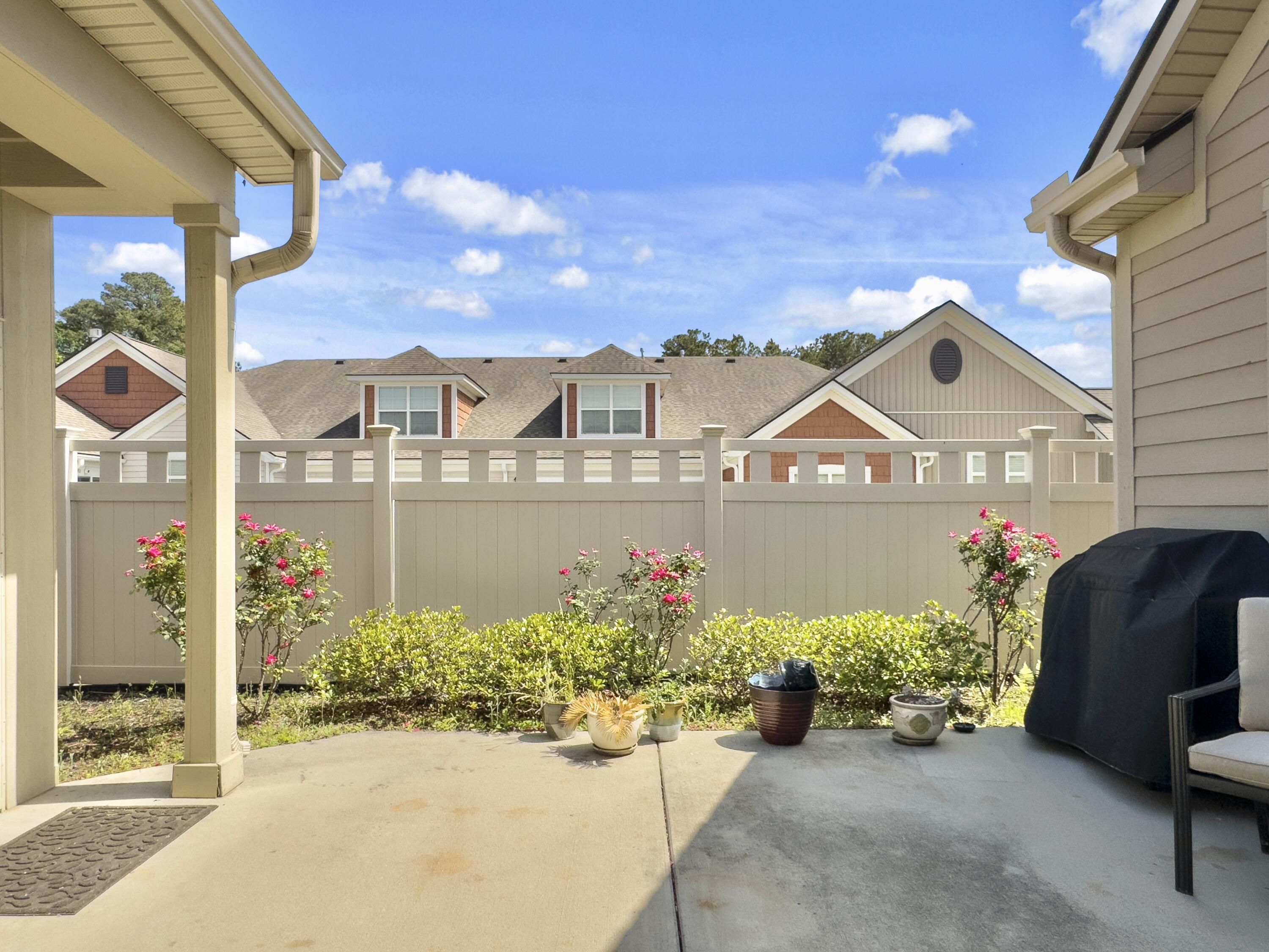 222 Village Stone Circle, Summerville