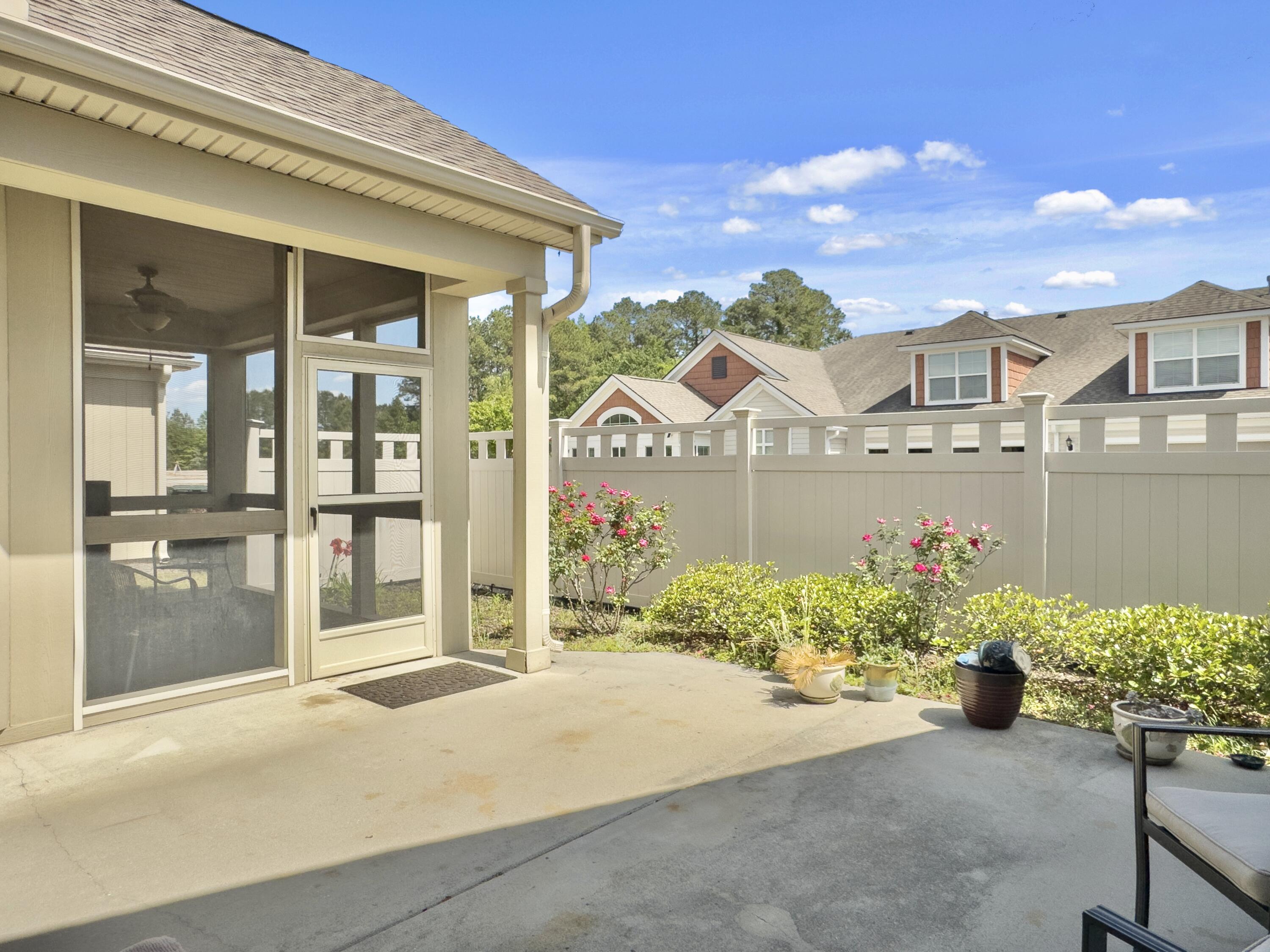 222 Village Stone Circle, Summerville