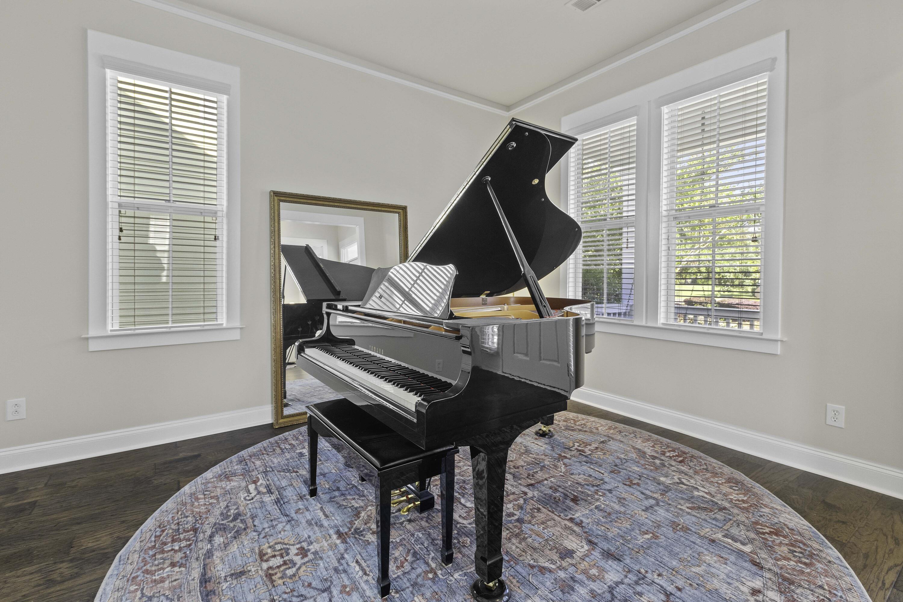 311 Amaryllis Avenue