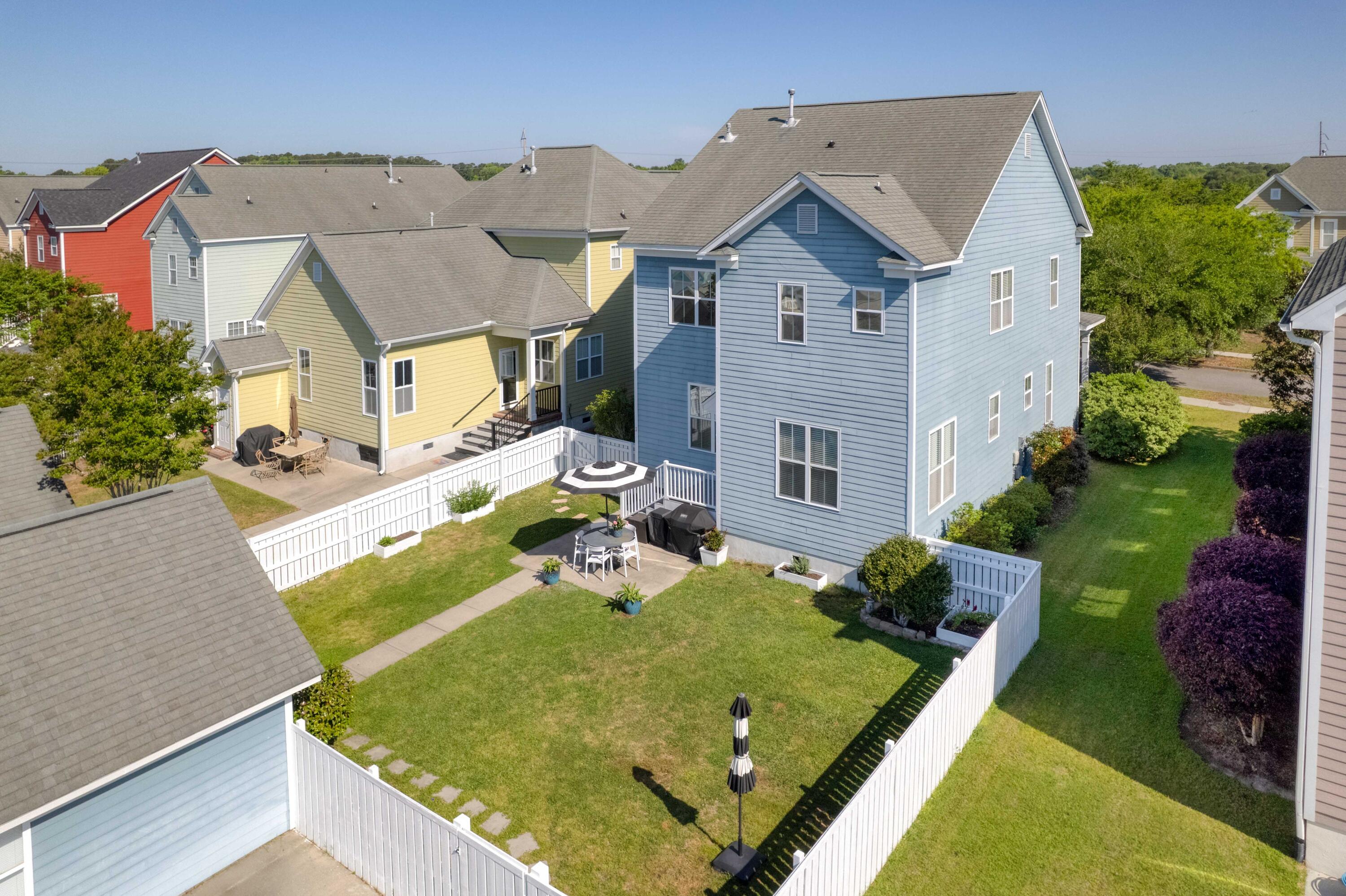 311 Amaryllis Avenue