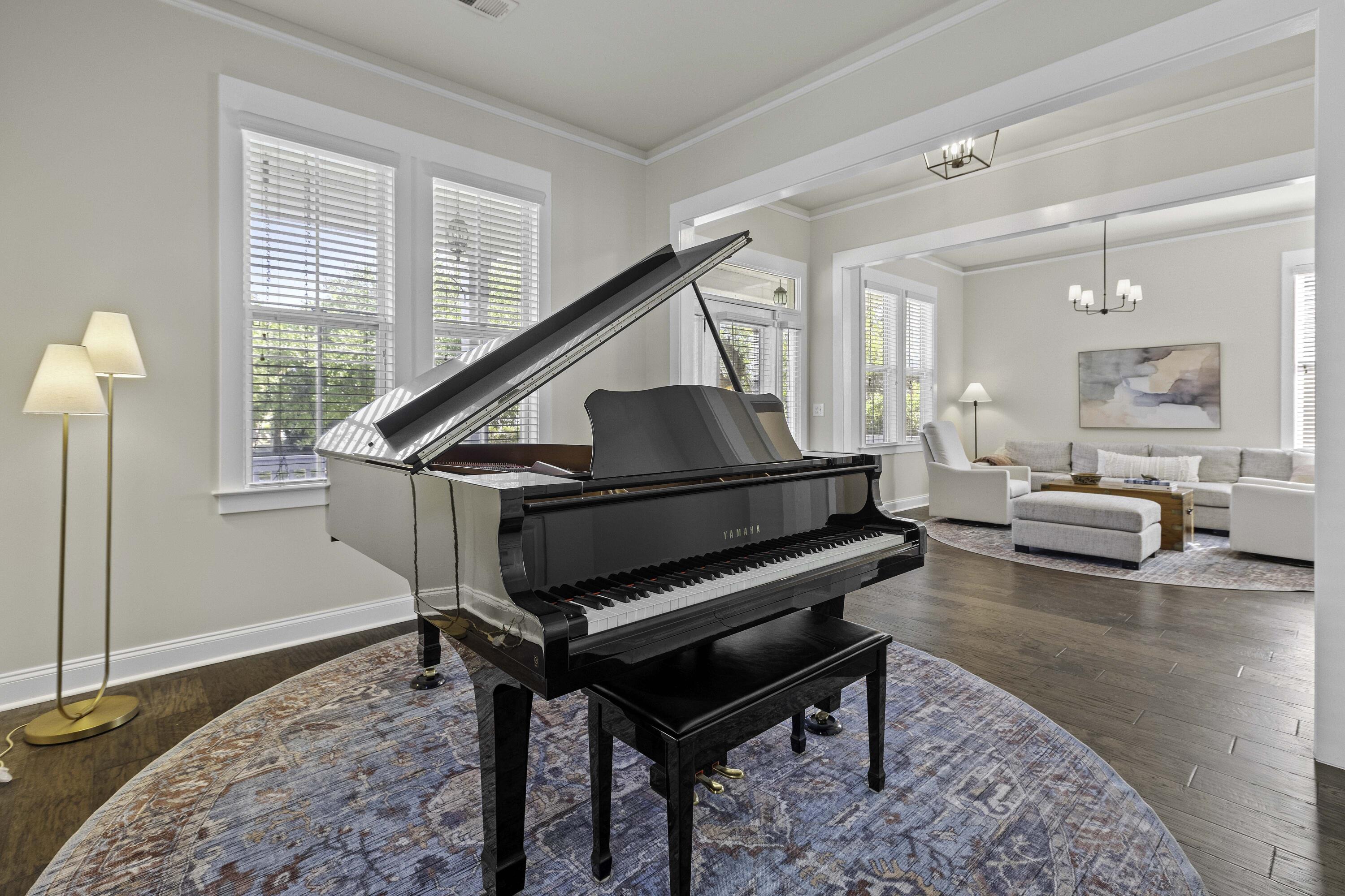 311 Amaryllis Avenue