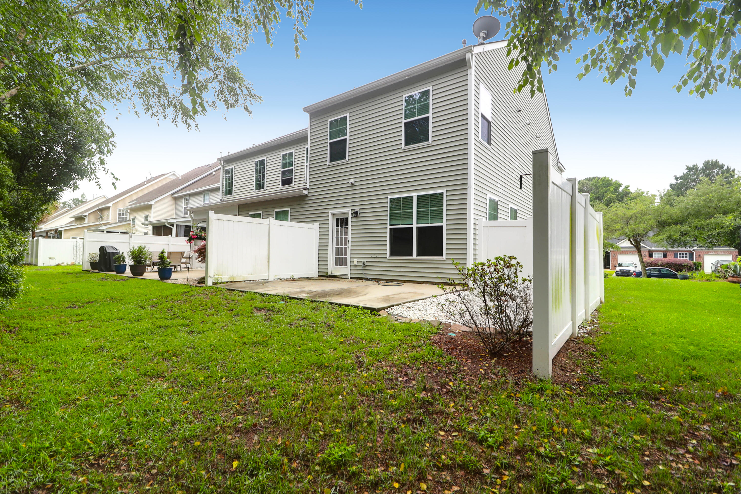 1510 Royal Colony Road