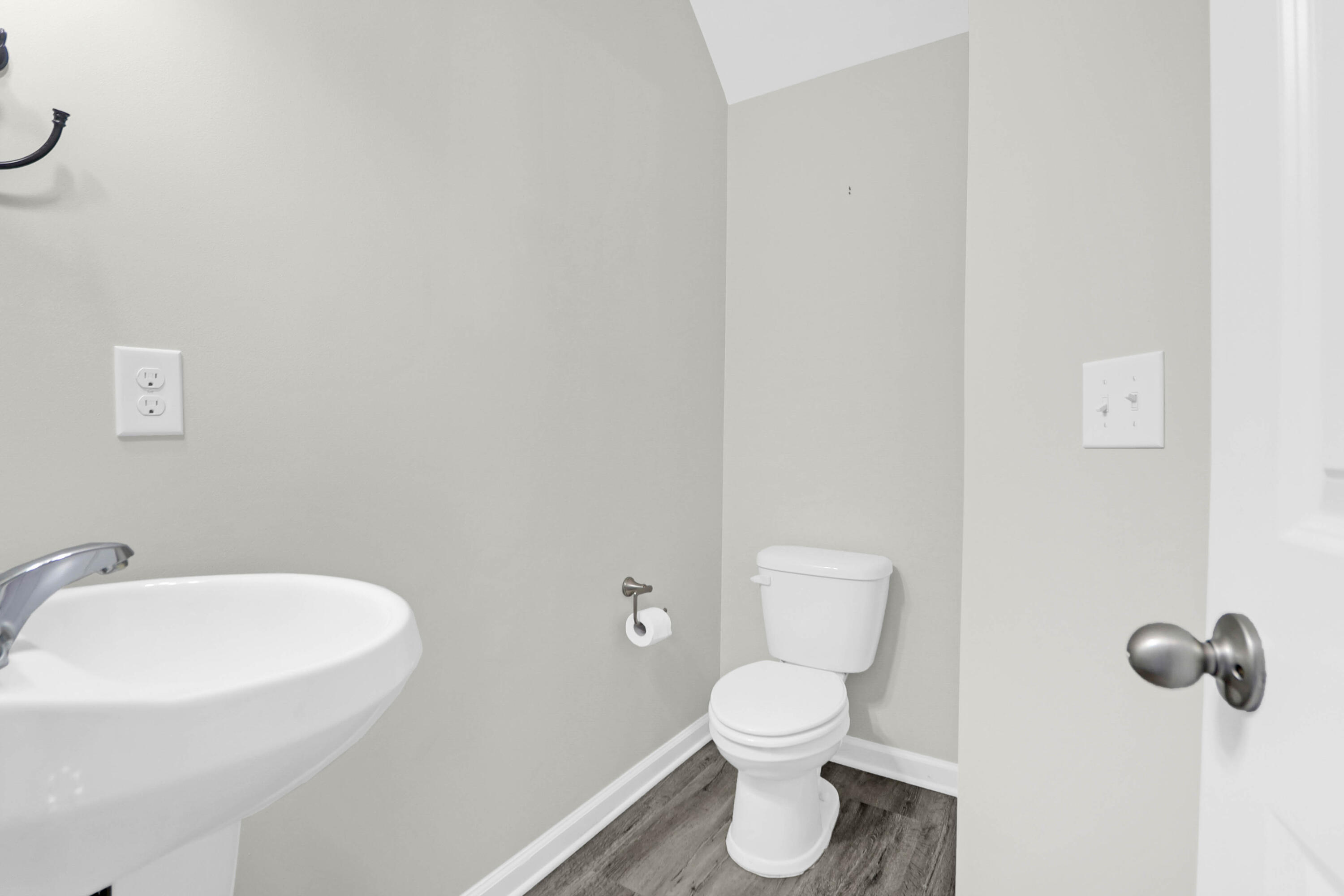 1510 Royal Colony Road