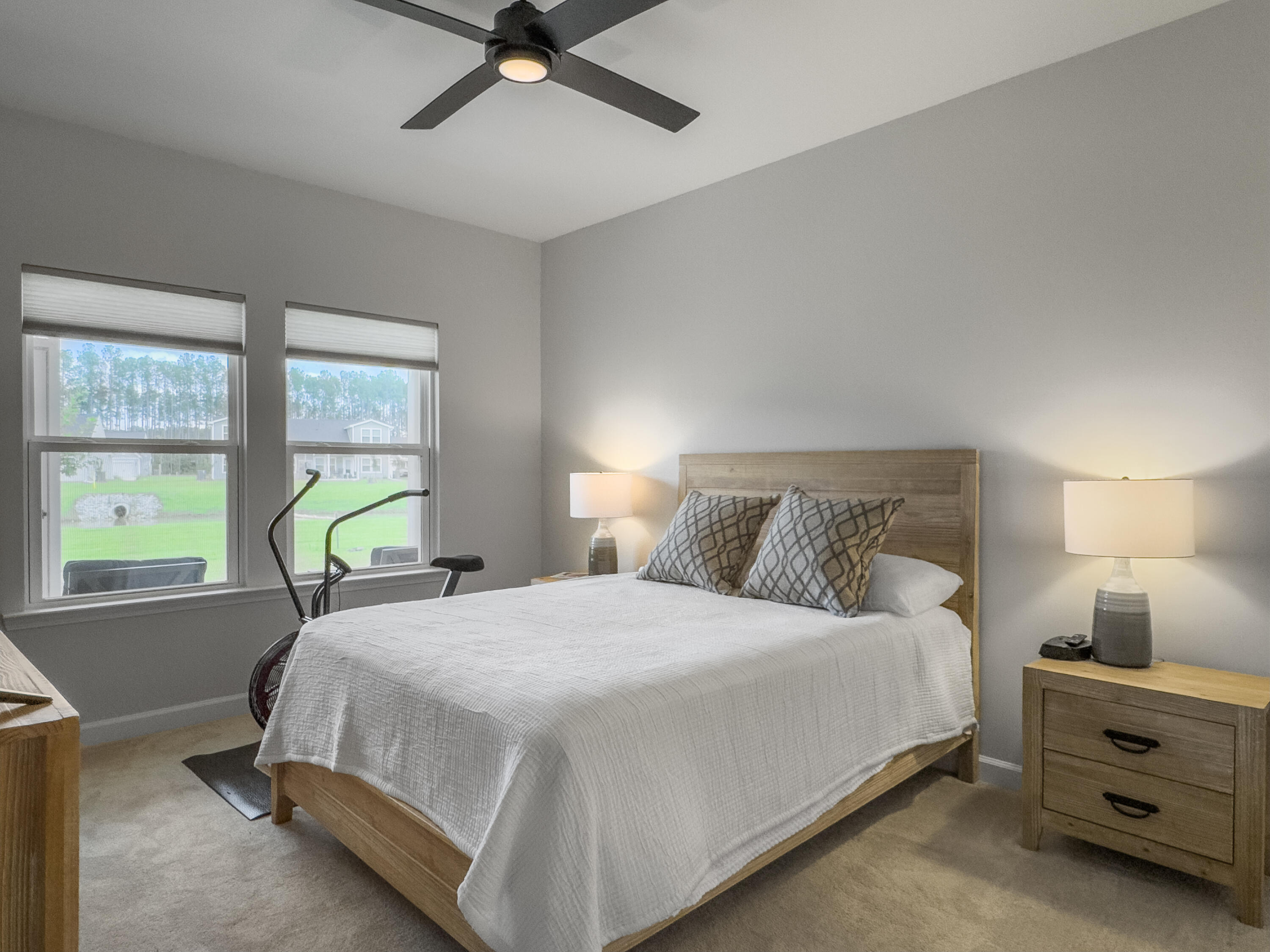 953 Dusk Drive, Summerville