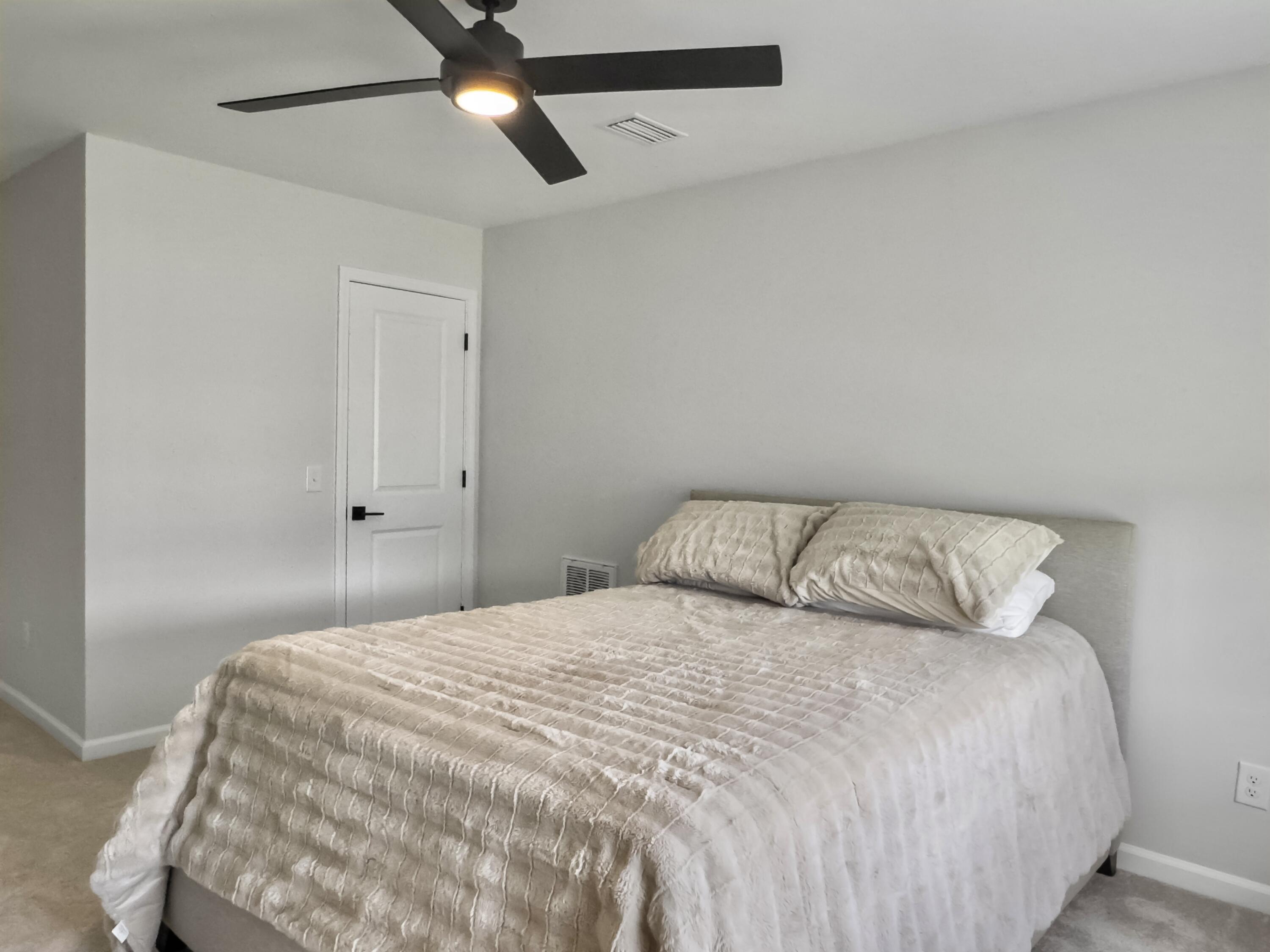953 Dusk Drive, Summerville
