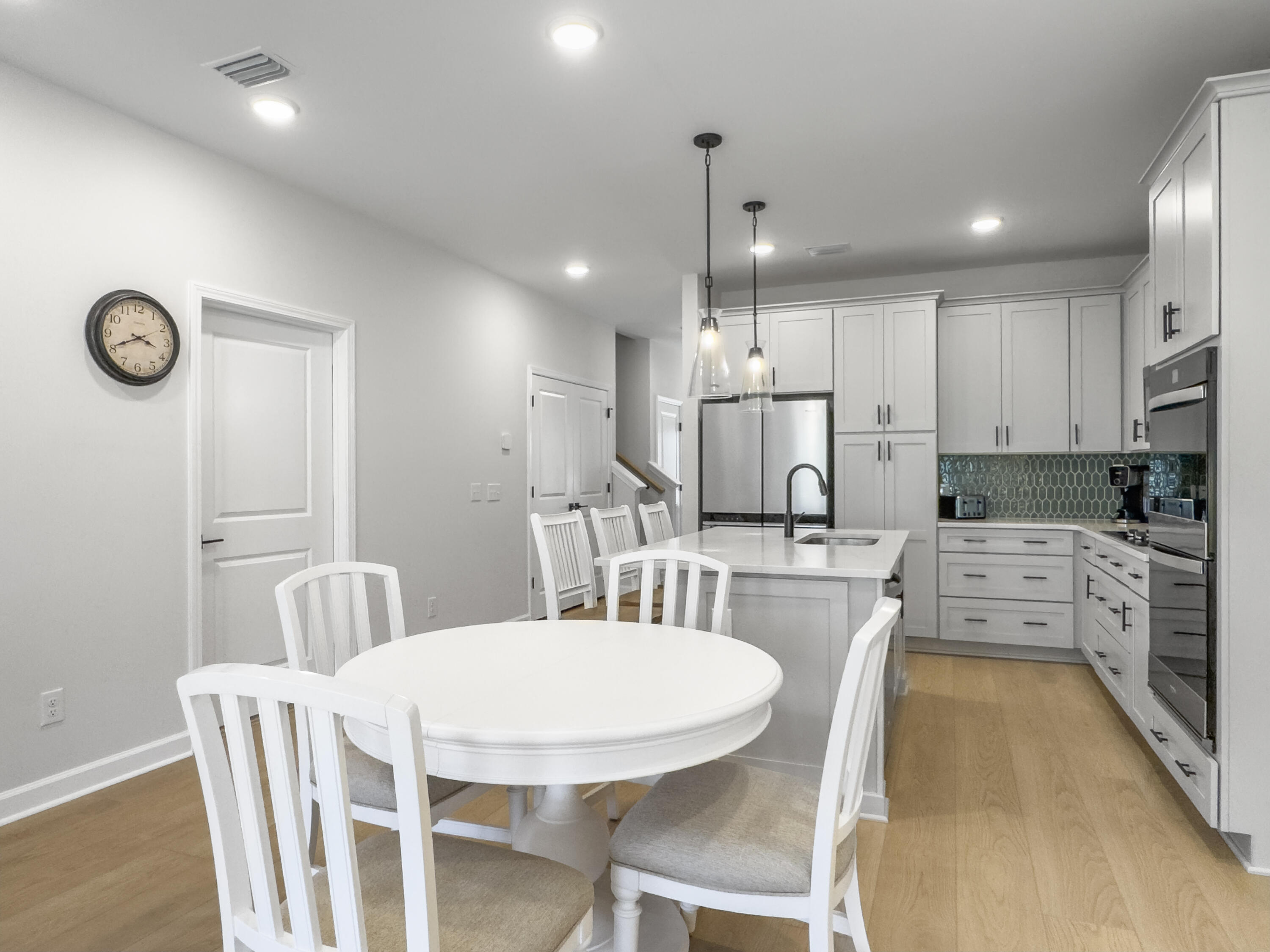 953 Dusk Drive, Summerville