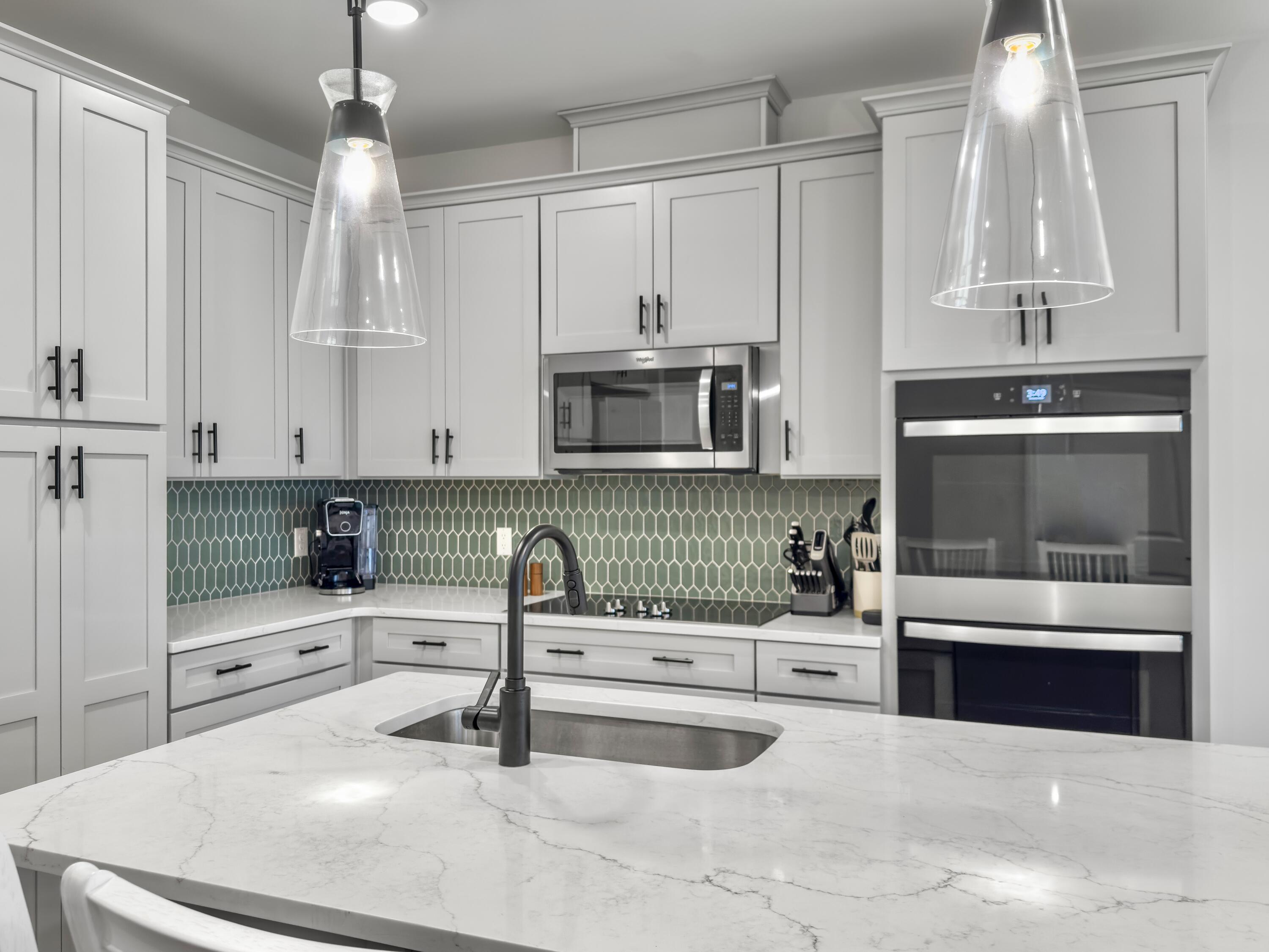 953 Dusk Drive, Summerville