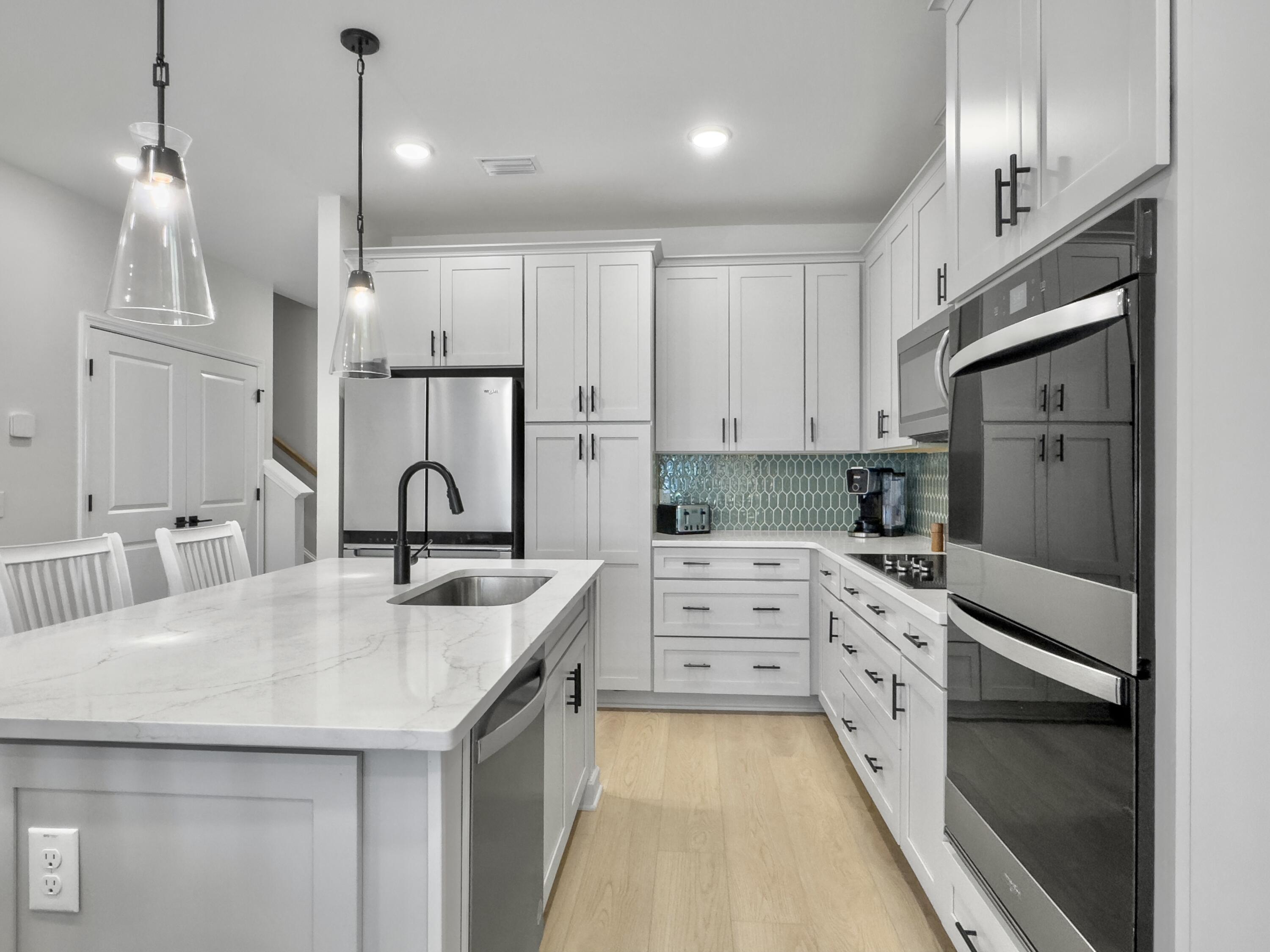 953 Dusk Drive, Summerville