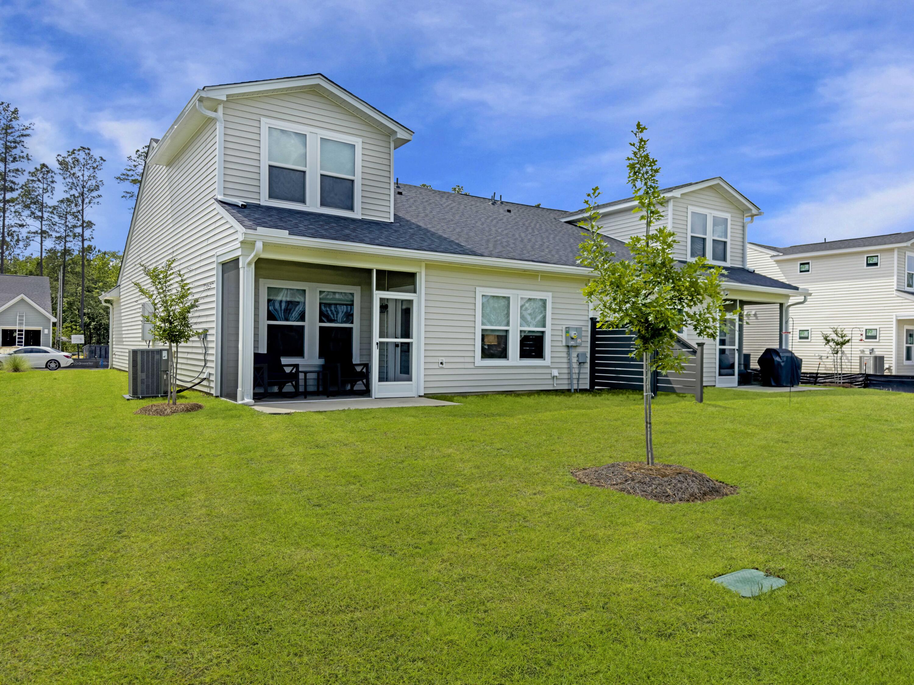 953 Dusk Drive, Summerville