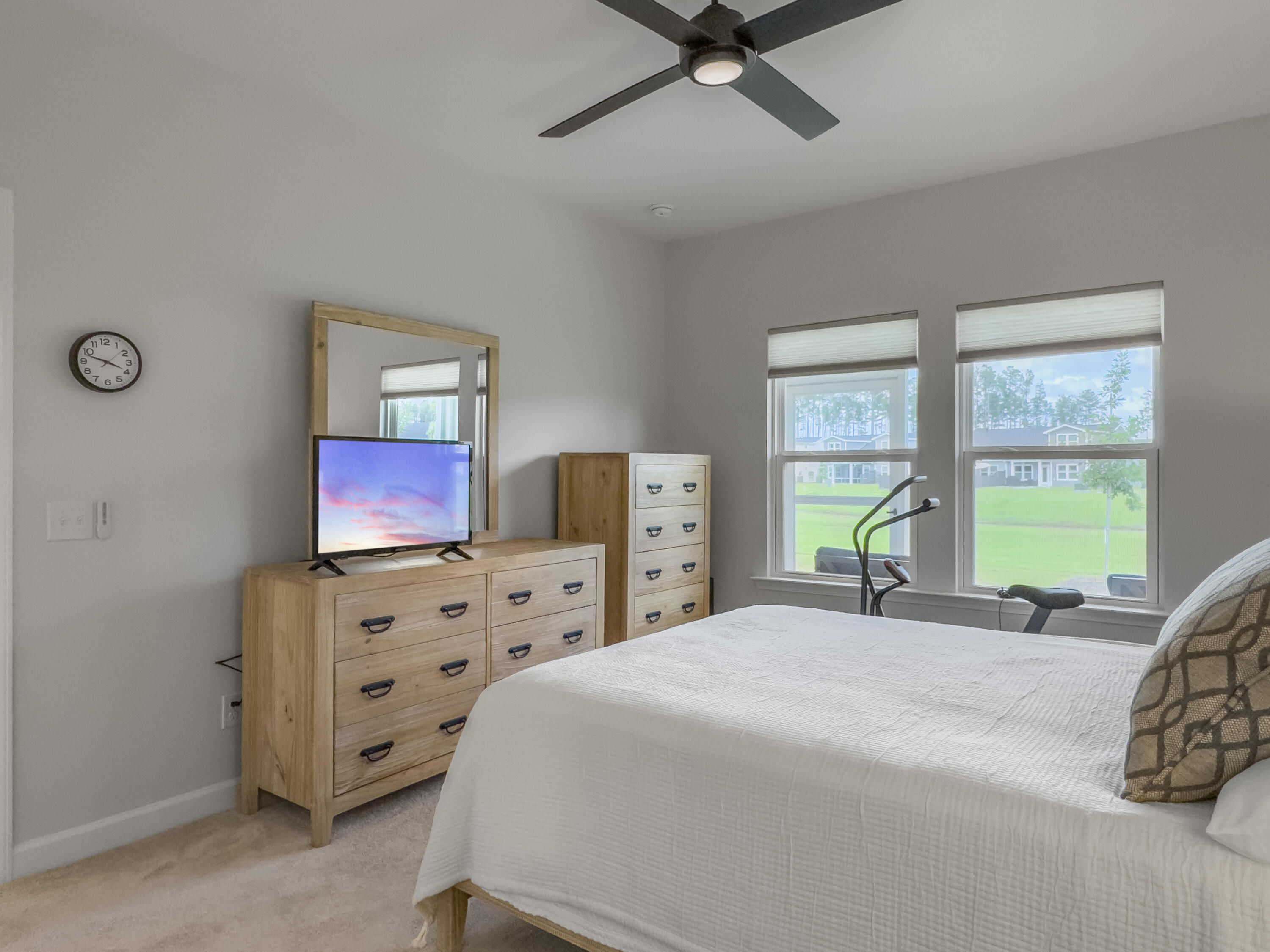 953 Dusk Drive, Summerville