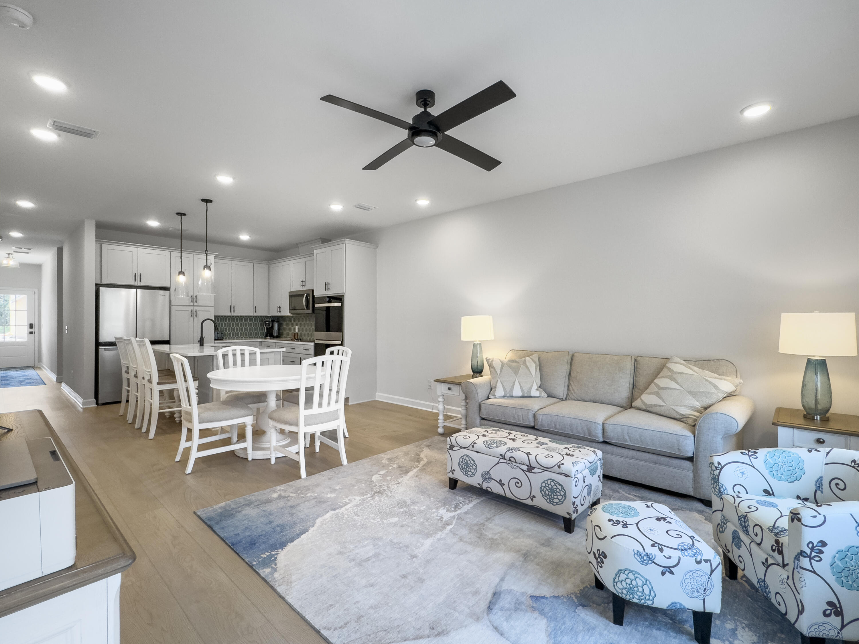 953 Dusk Drive, Summerville