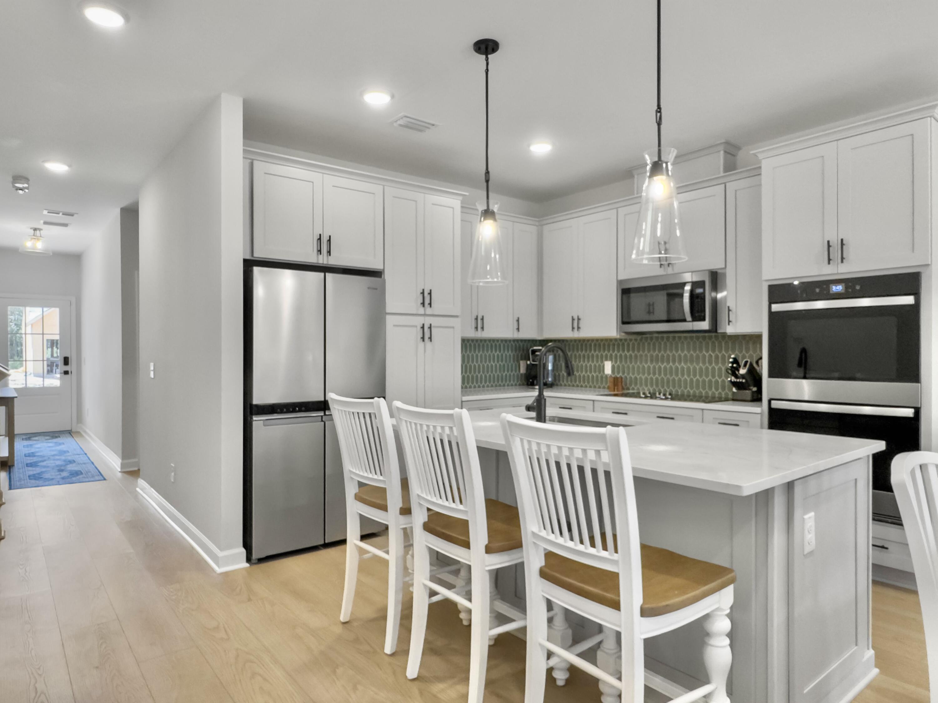 953 Dusk Drive, Summerville