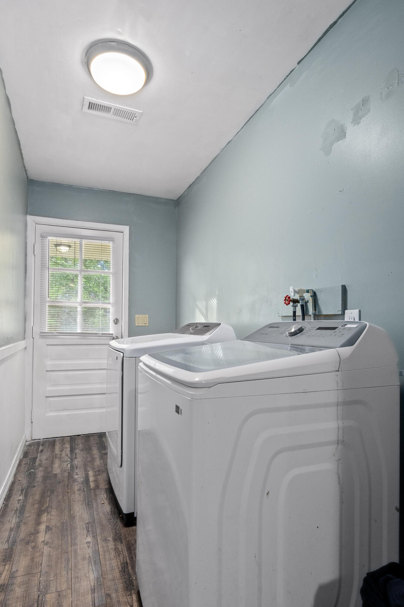 245 Lake Drive, Summerville