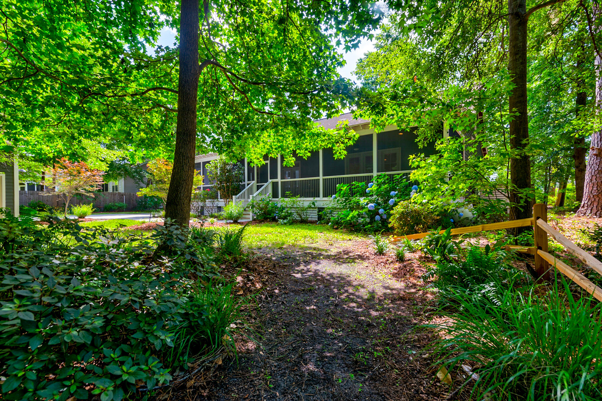 1872 Staffwood Road