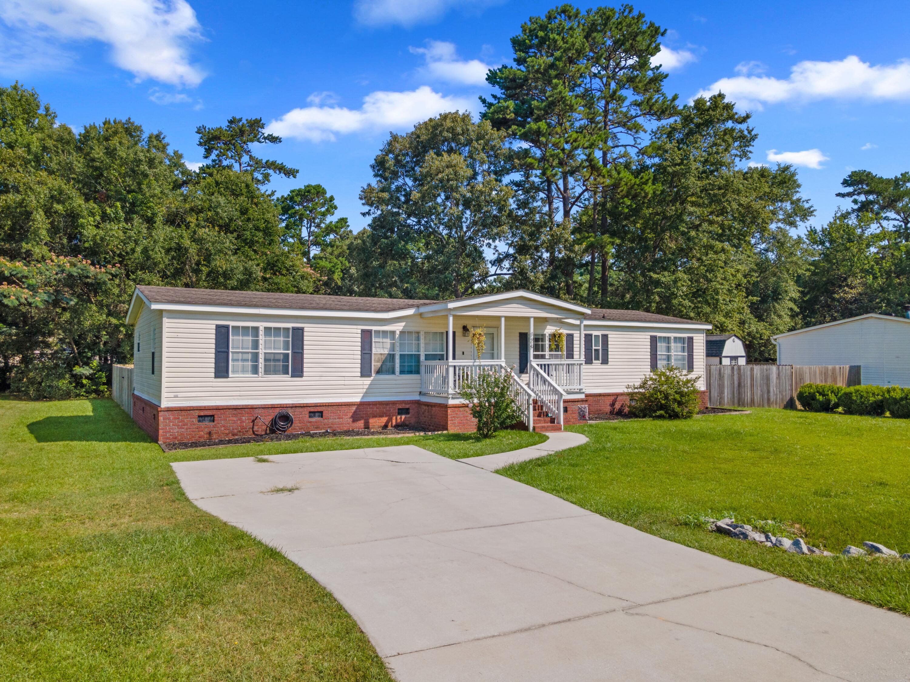 126 Fall Creek Boulevard