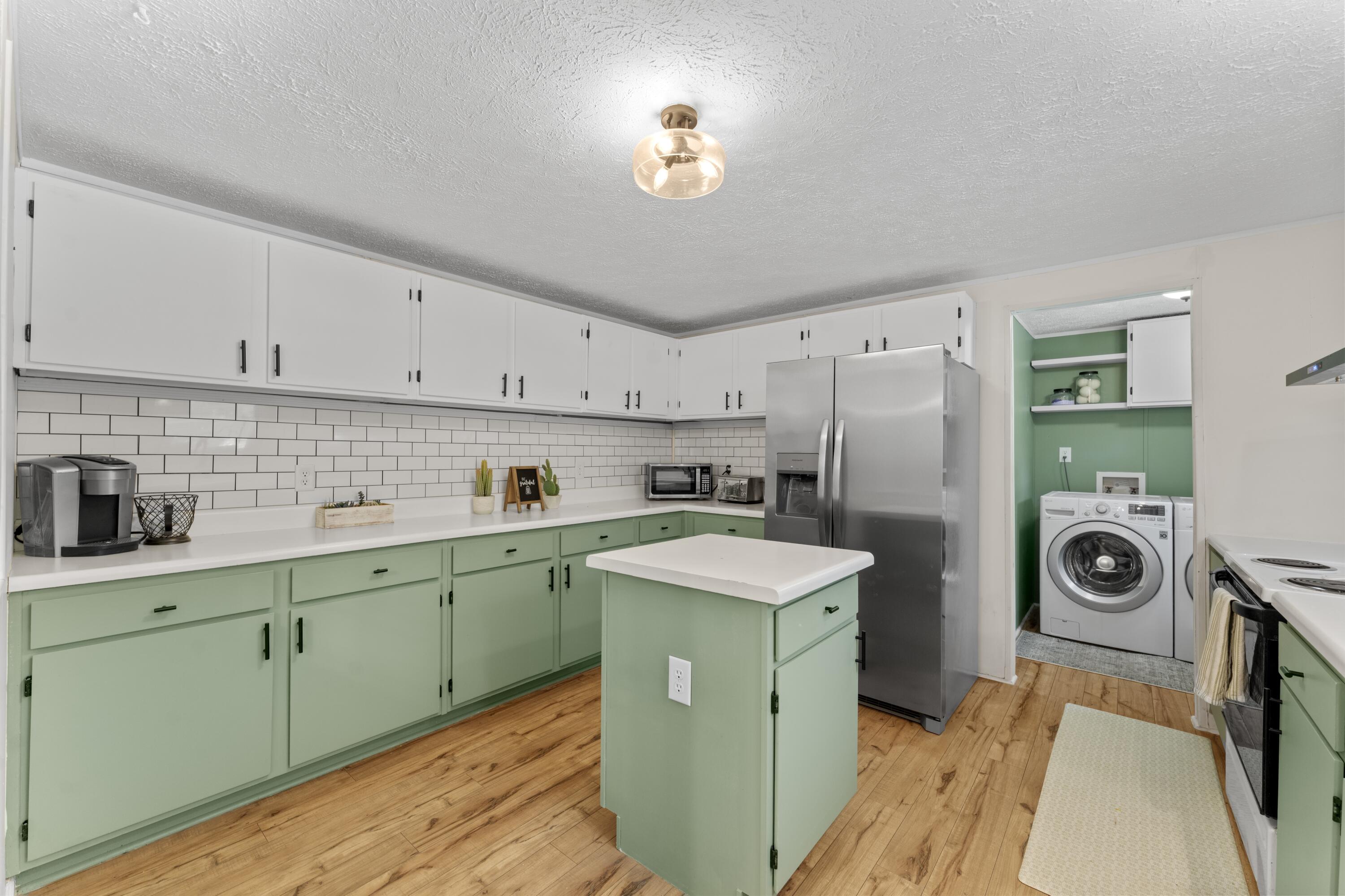 126 Fall Creek Boulevard