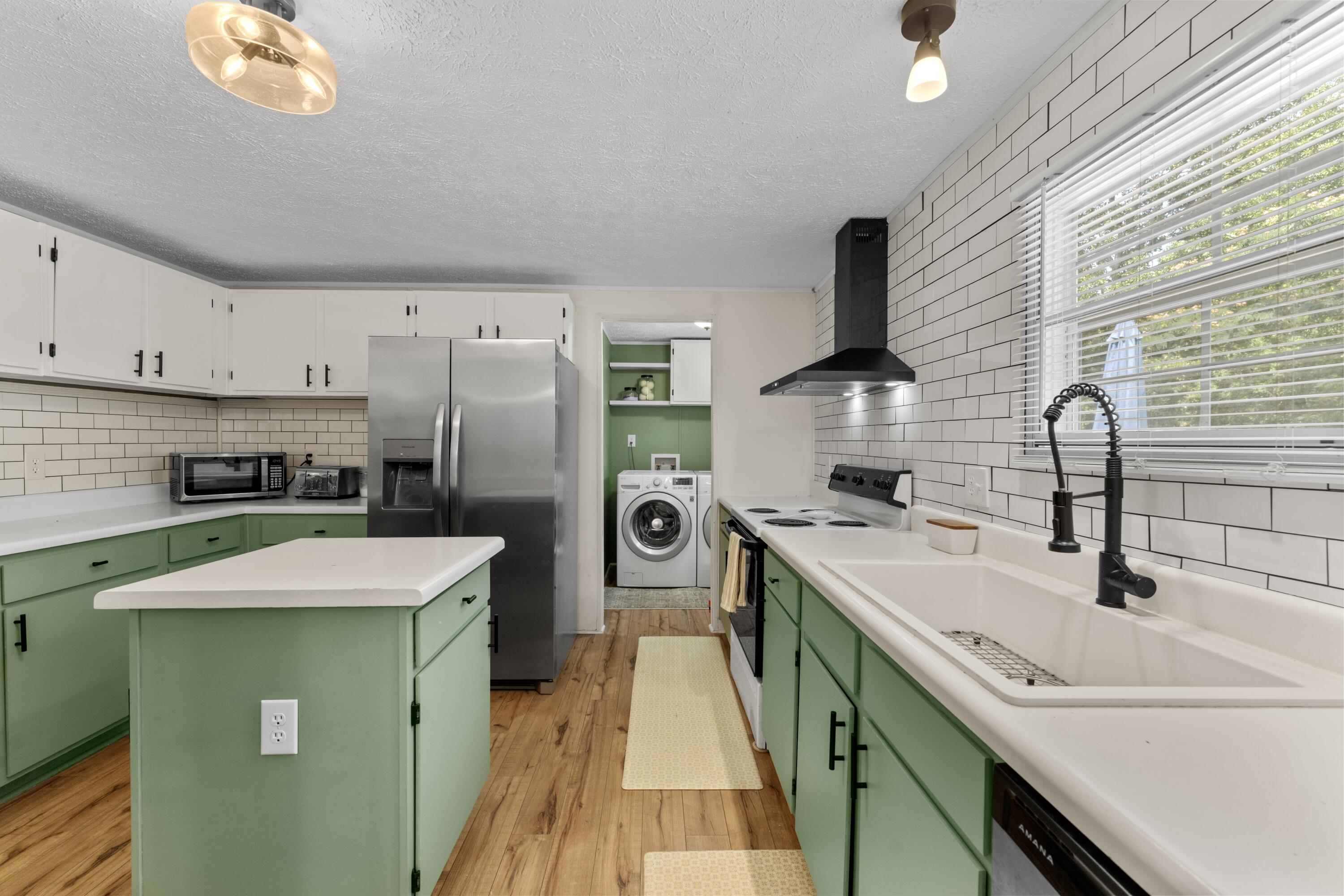 126 Fall Creek Boulevard