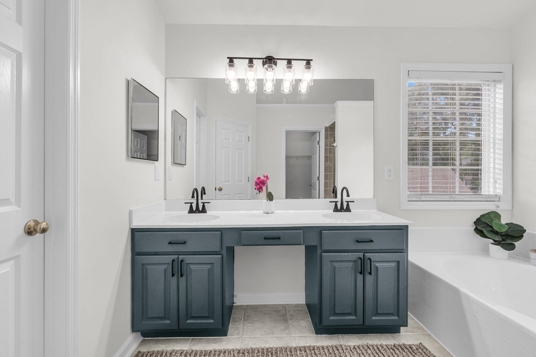 104 Thousand Oaks Circle