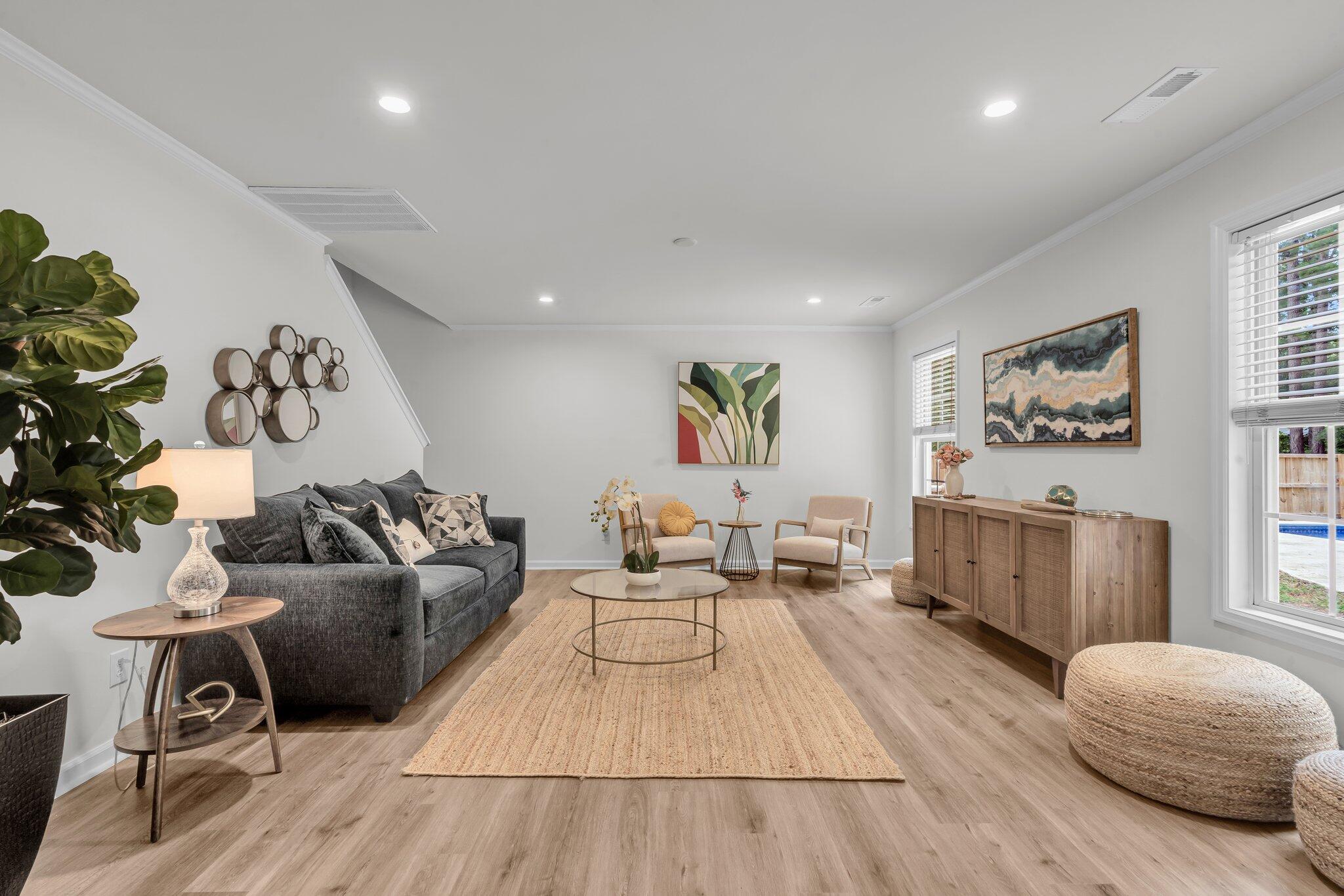 104 Thousand Oaks Circle