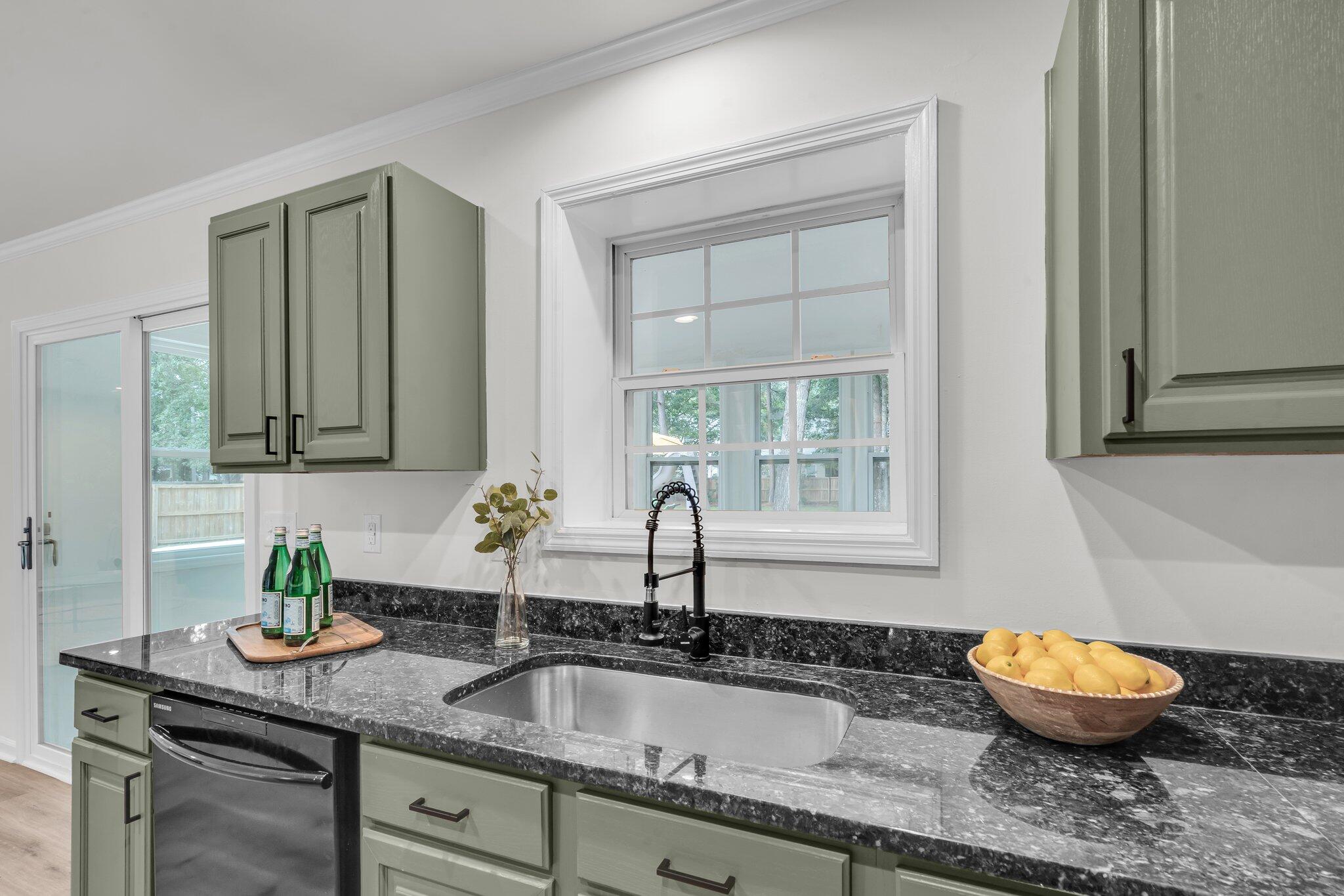 104 Thousand Oaks Circle