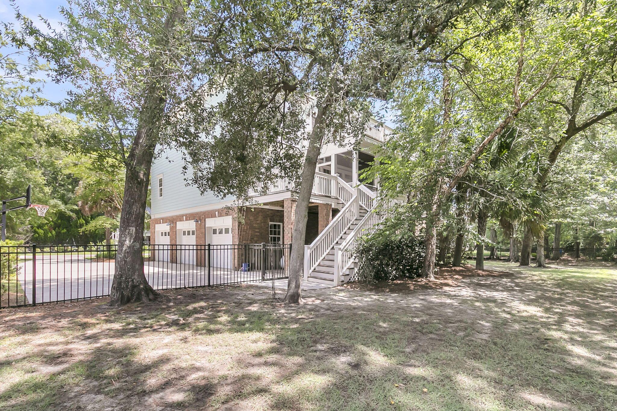 2296 Middlesex Street