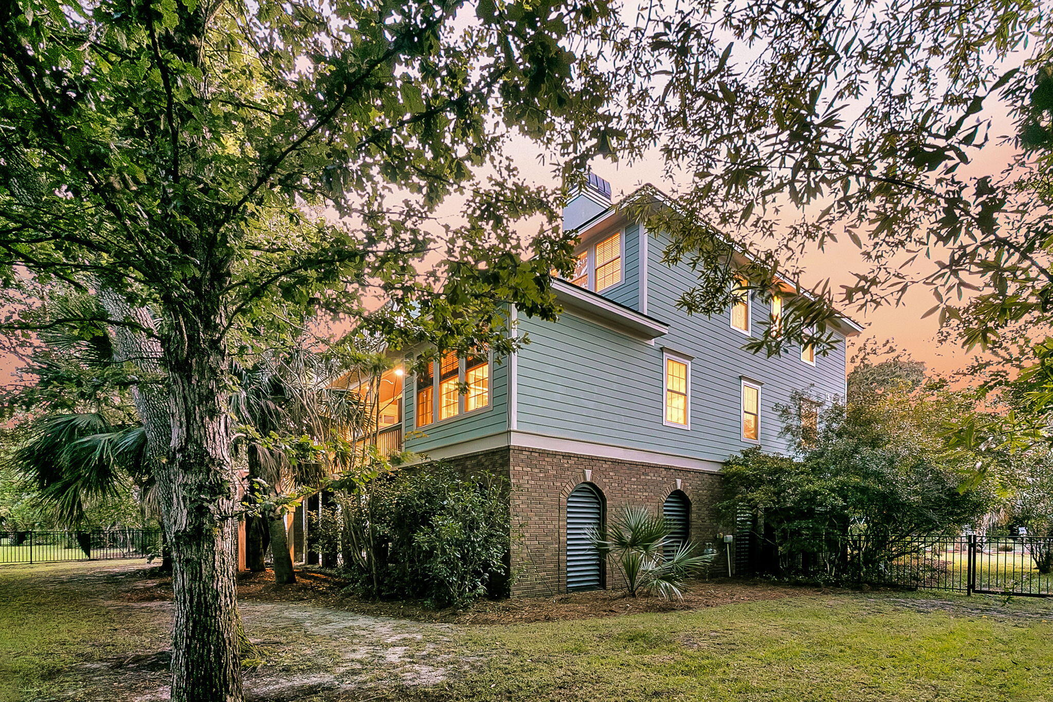 2296 Middlesex Street