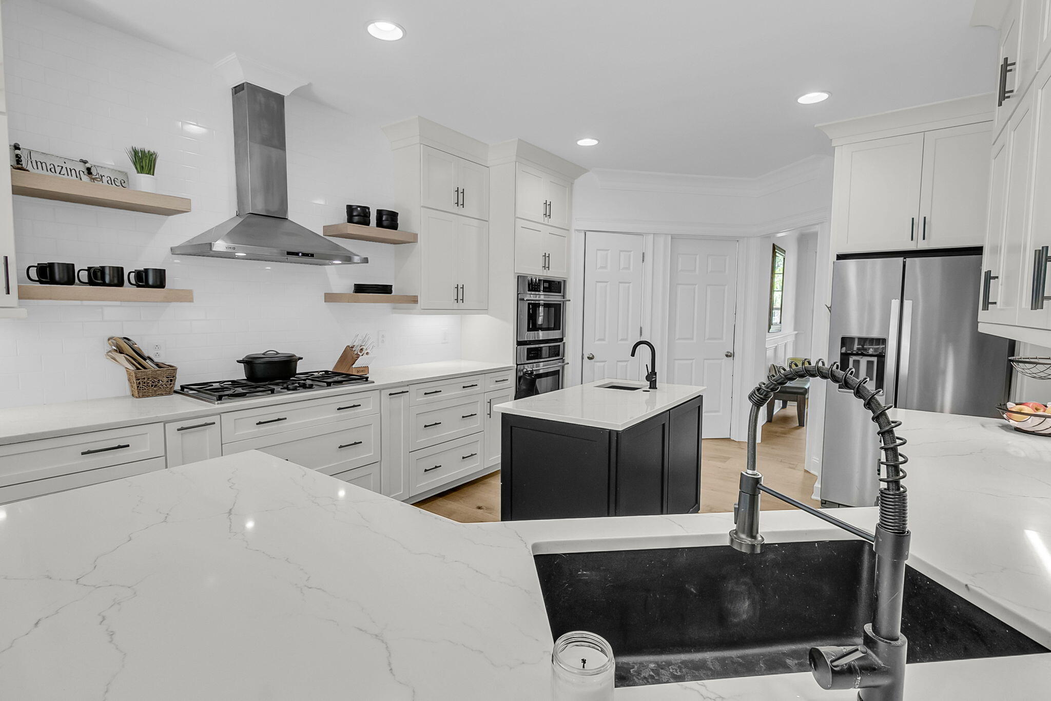 2296 Middlesex Street