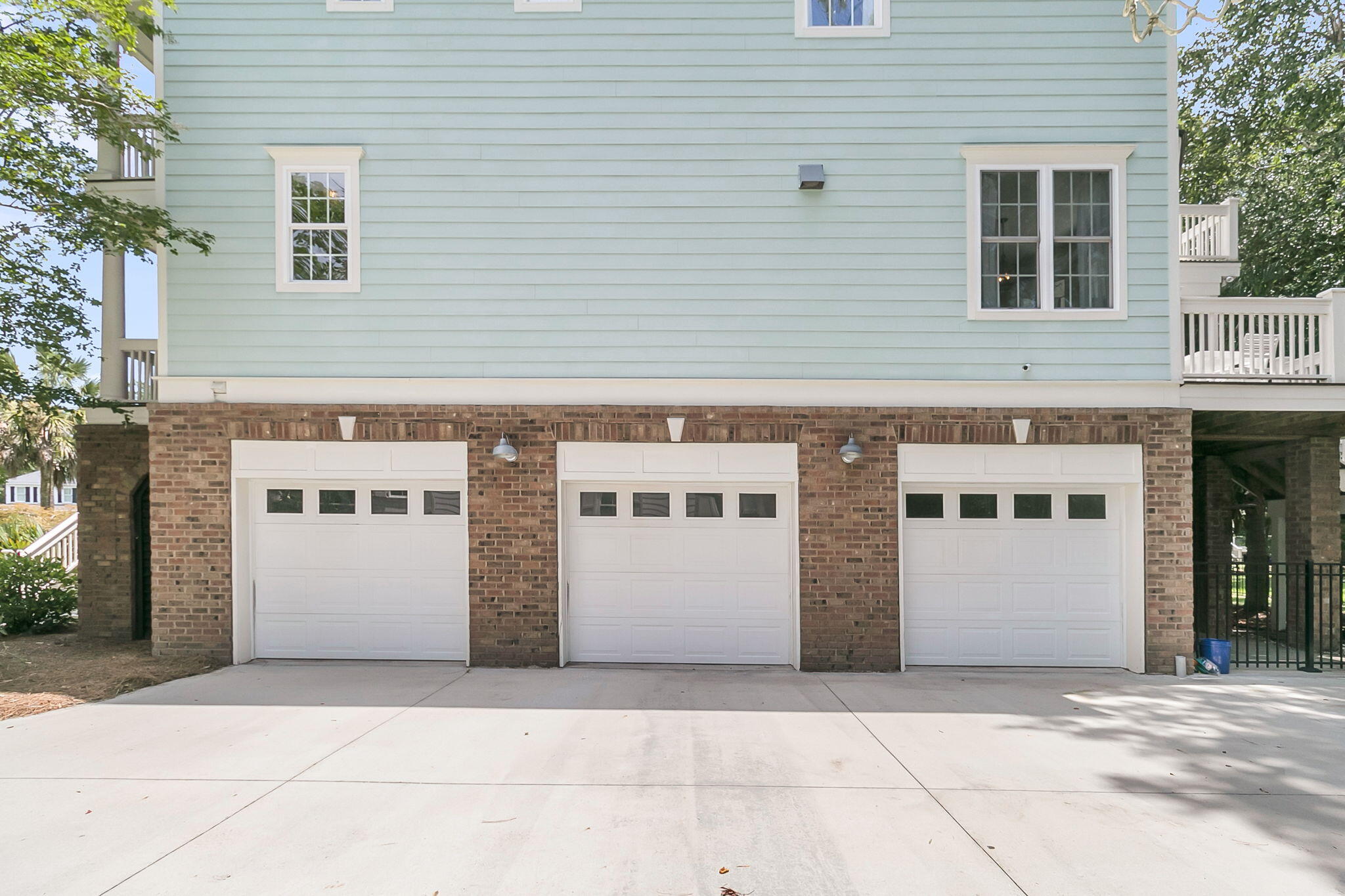 2296 Middlesex Street