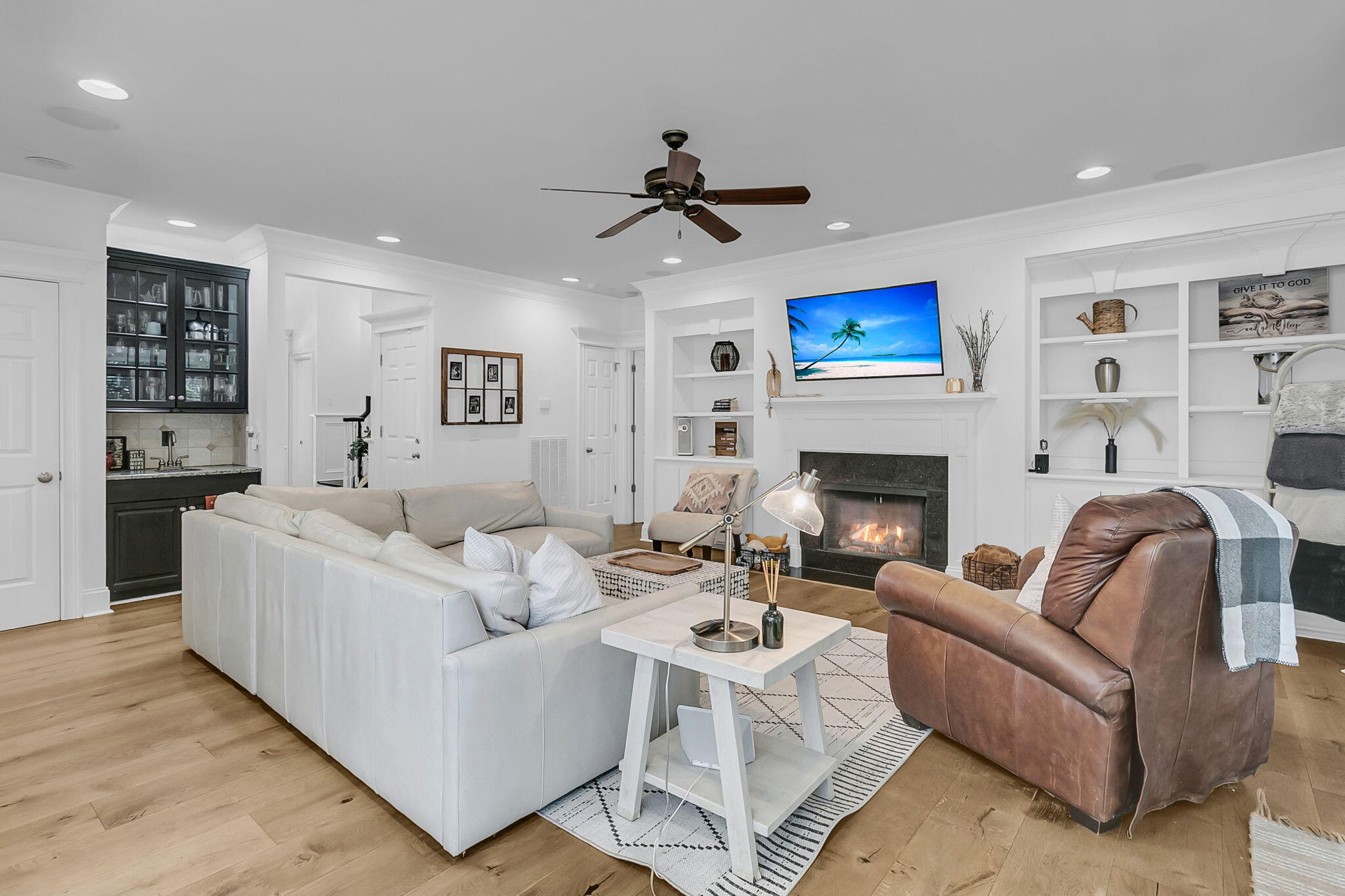 2296 Middlesex Street