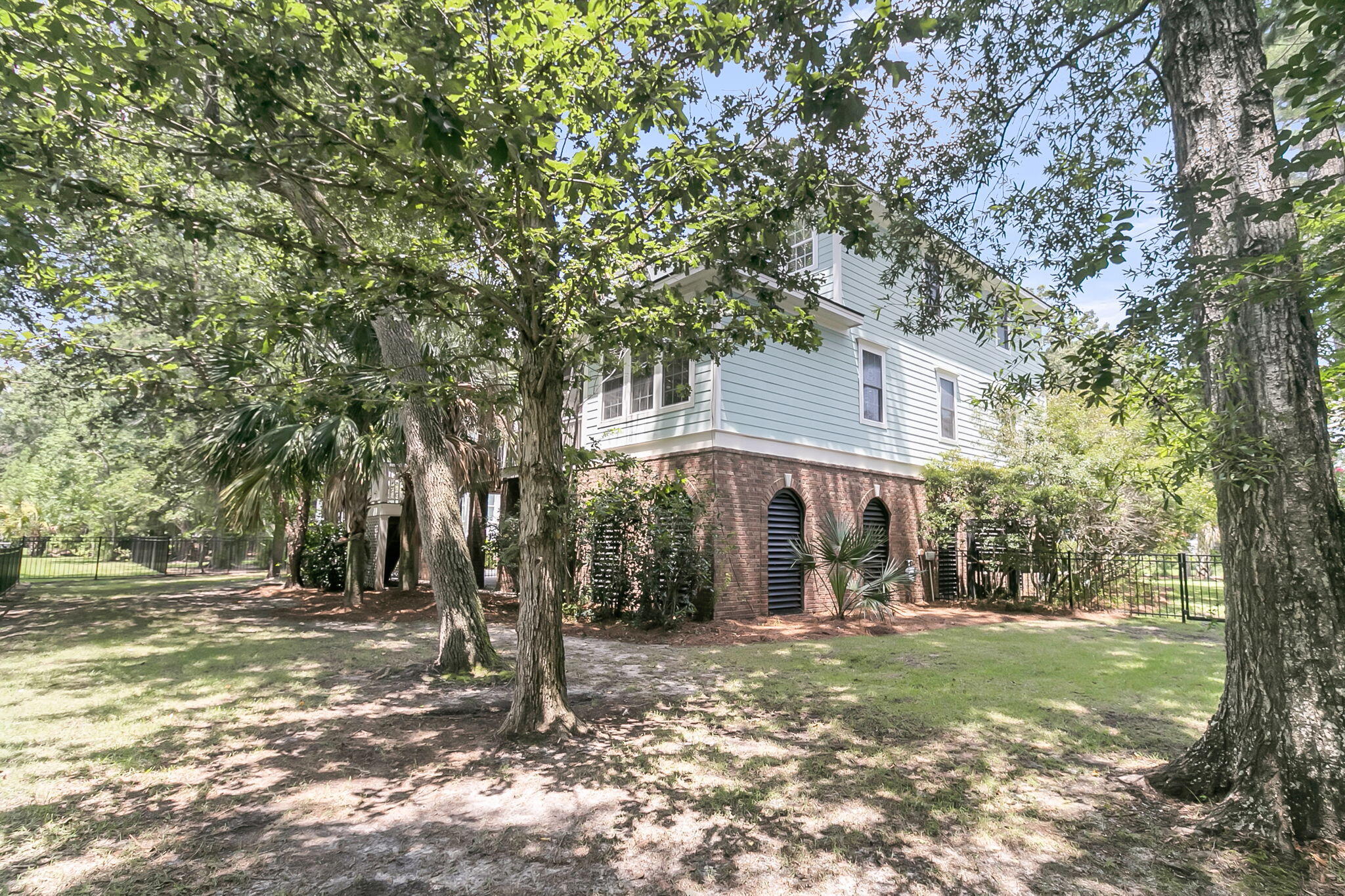 2296 Middlesex Street