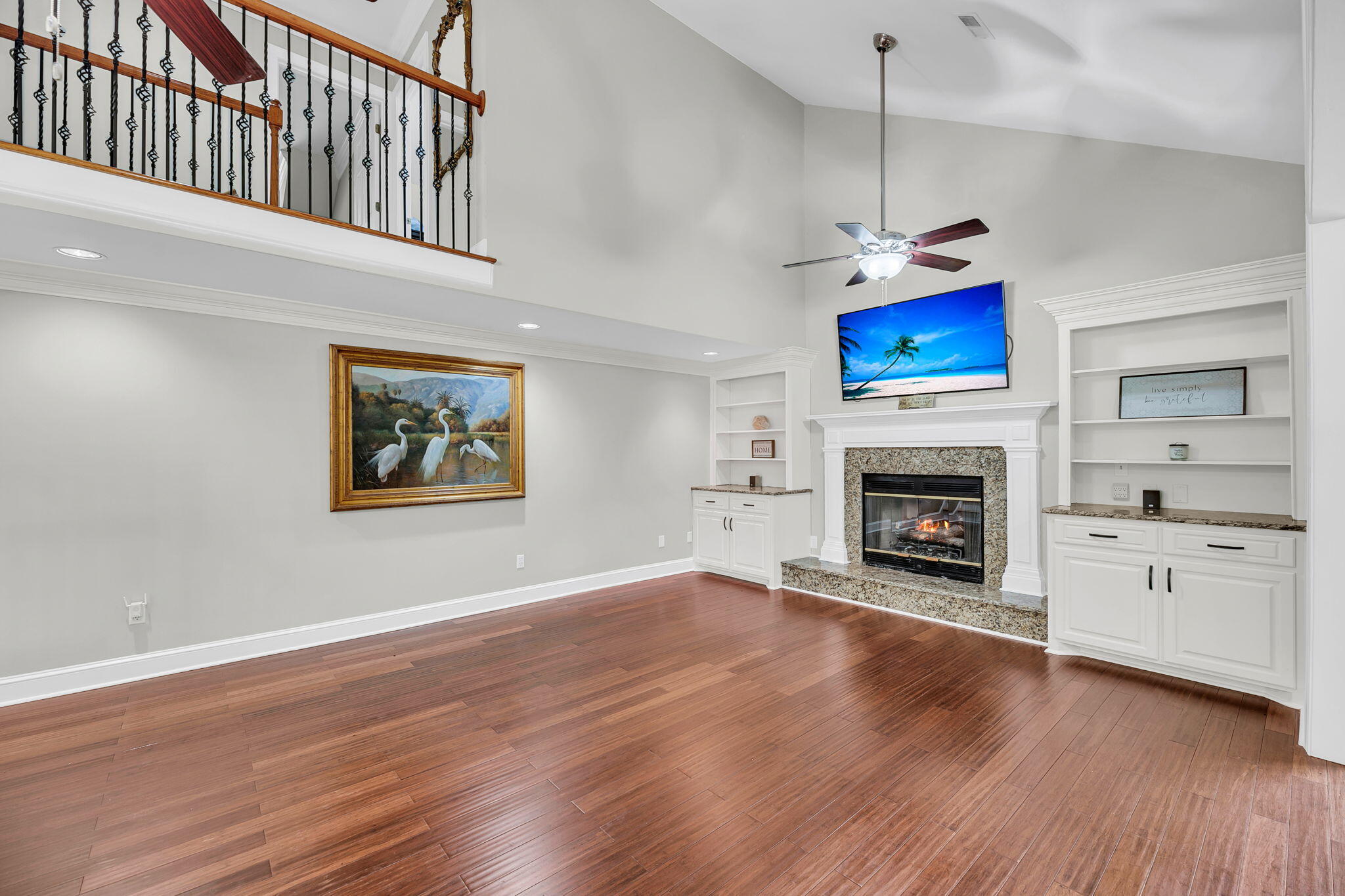 100 N Gateshead Crossing