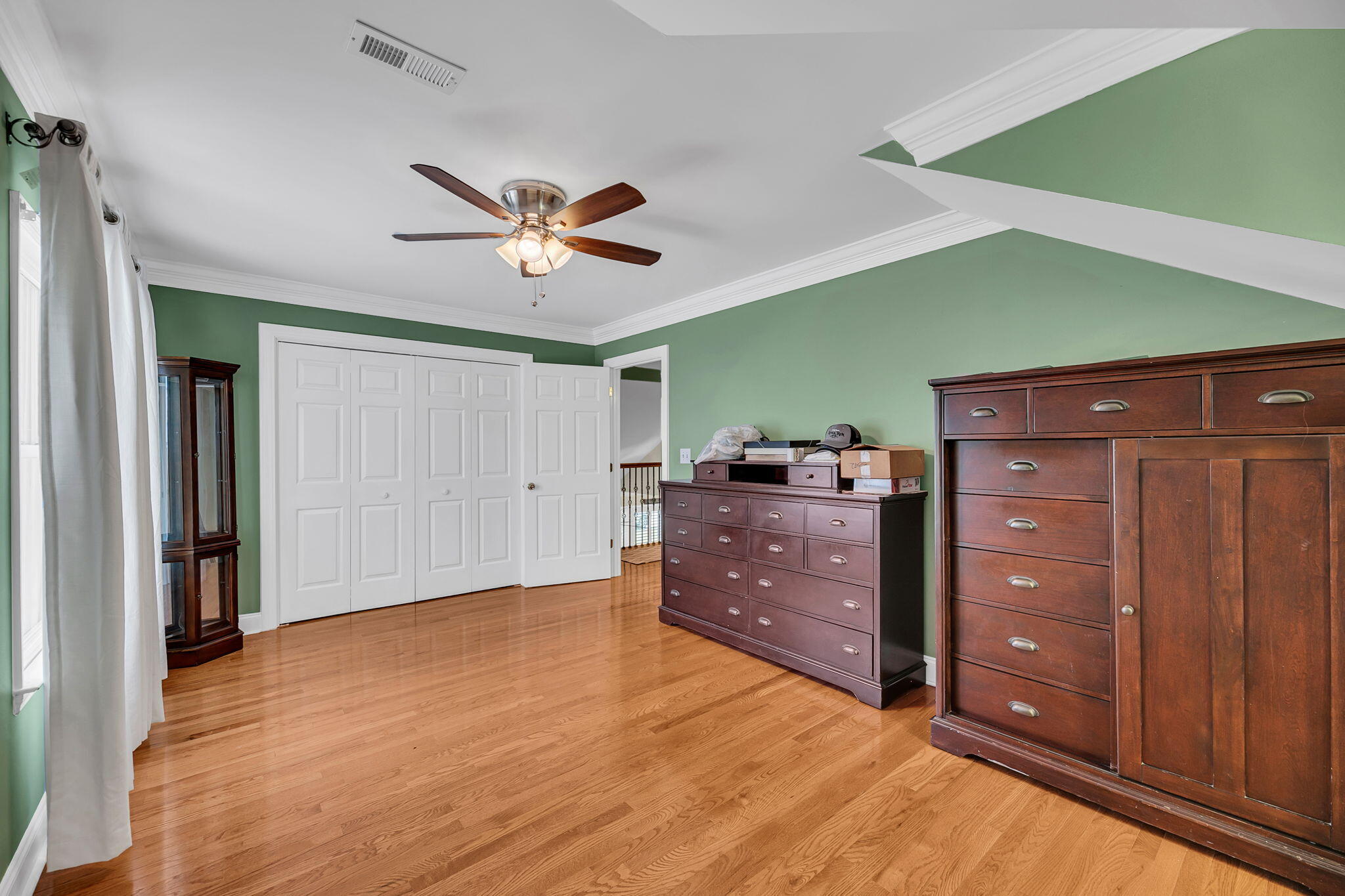 100 N Gateshead Crossing