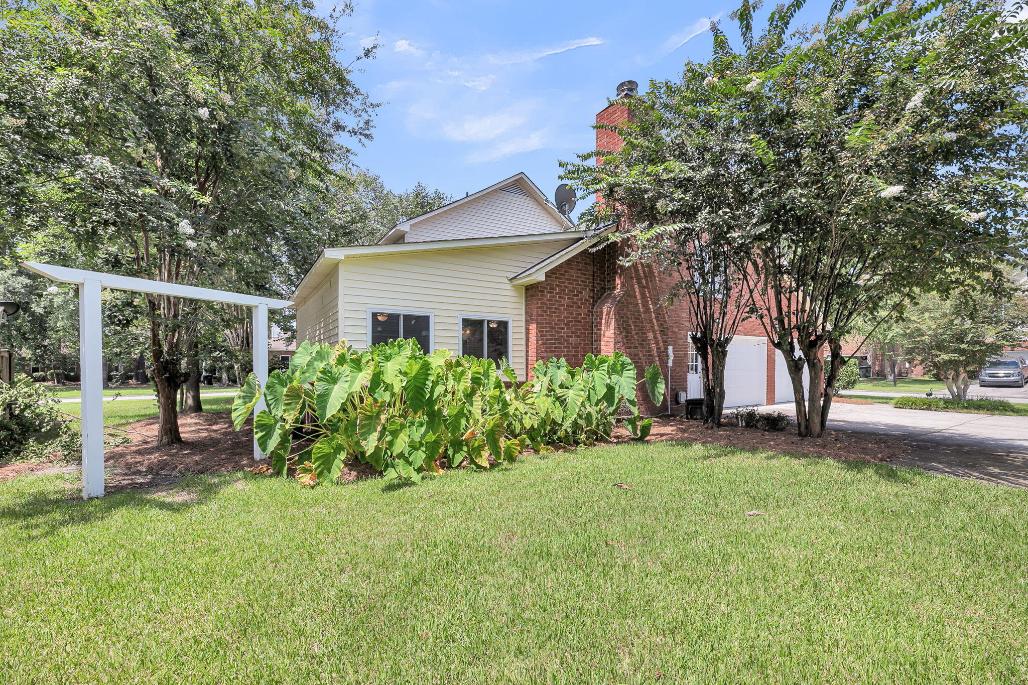 100 N Gateshead Crossing