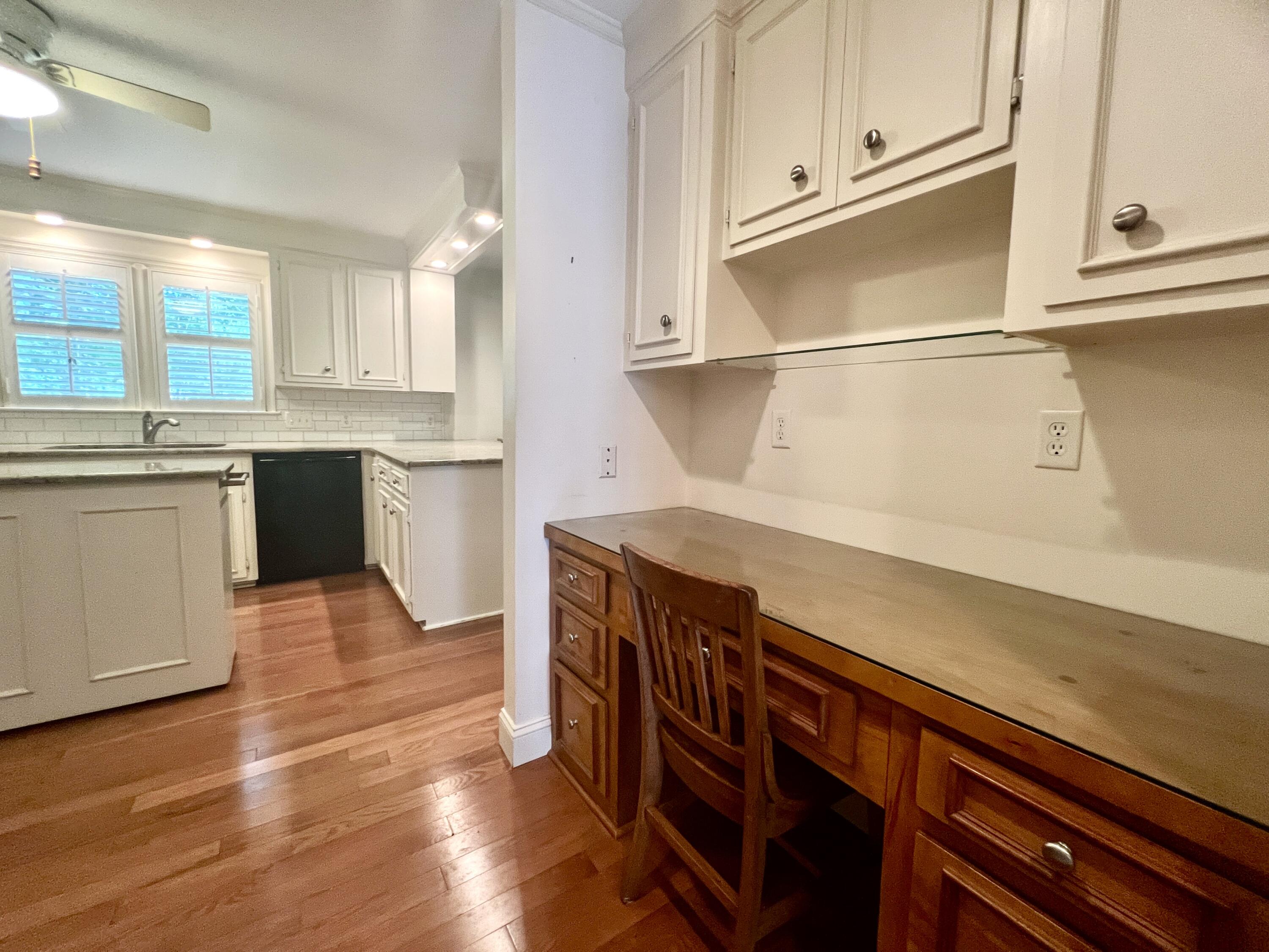 521 W Wimbledon Drive, Charleston