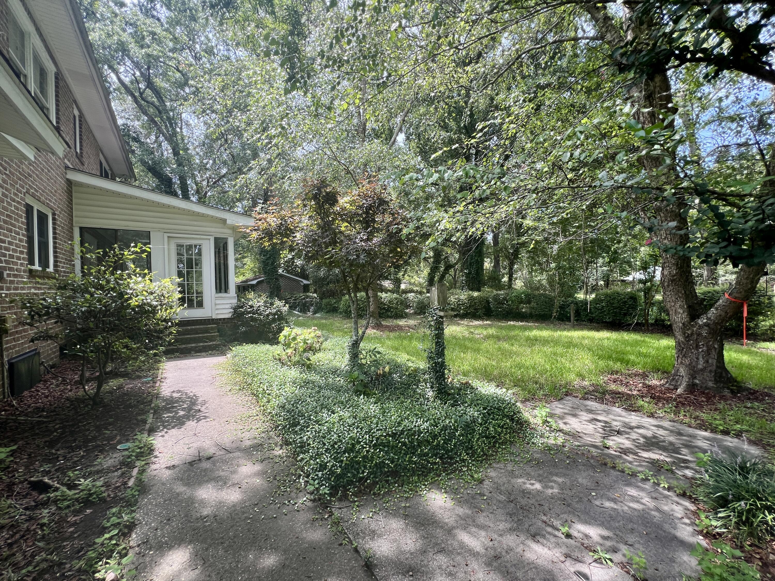 521 W Wimbledon Drive, Charleston