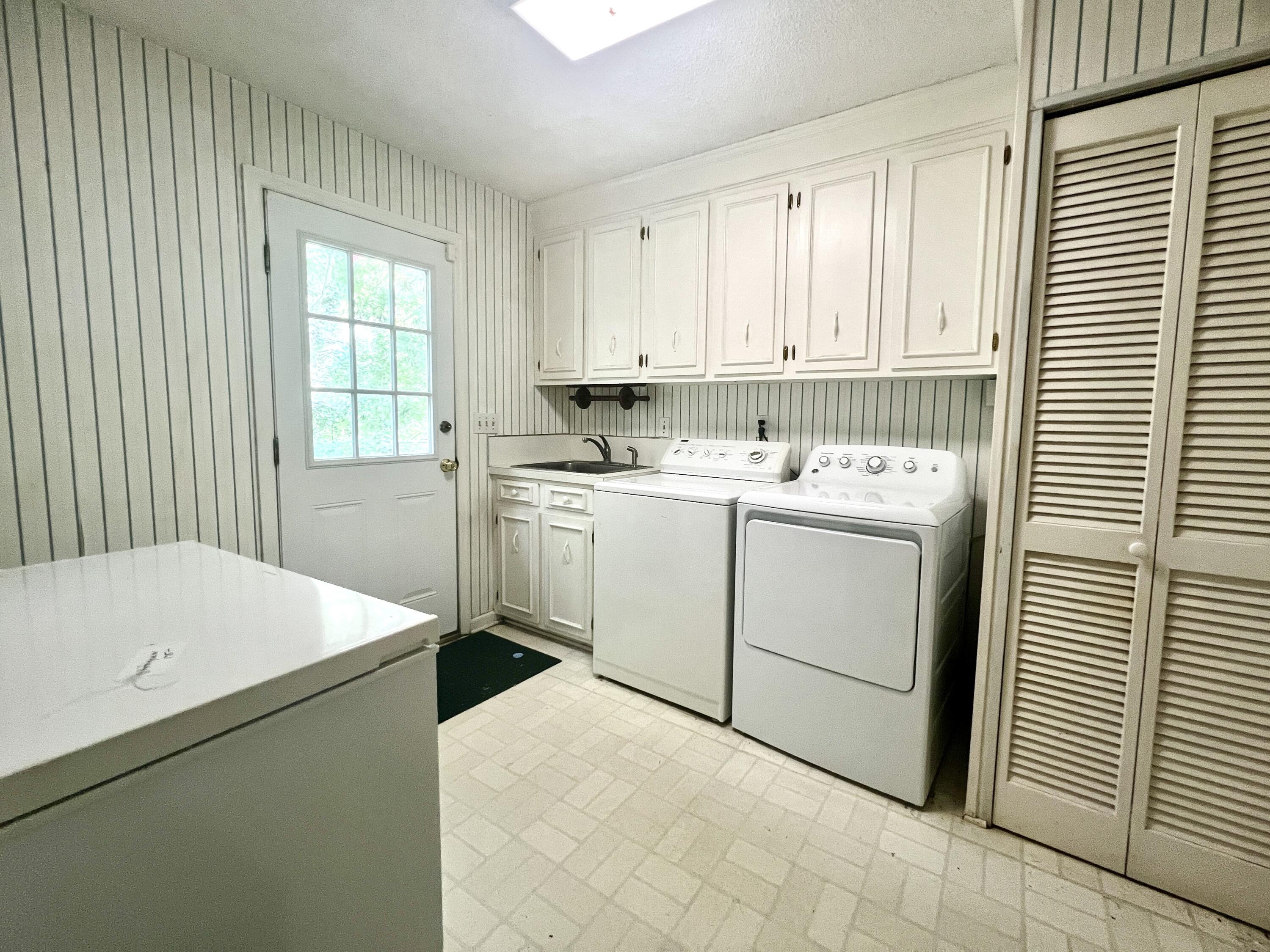 521 W Wimbledon Drive, Charleston