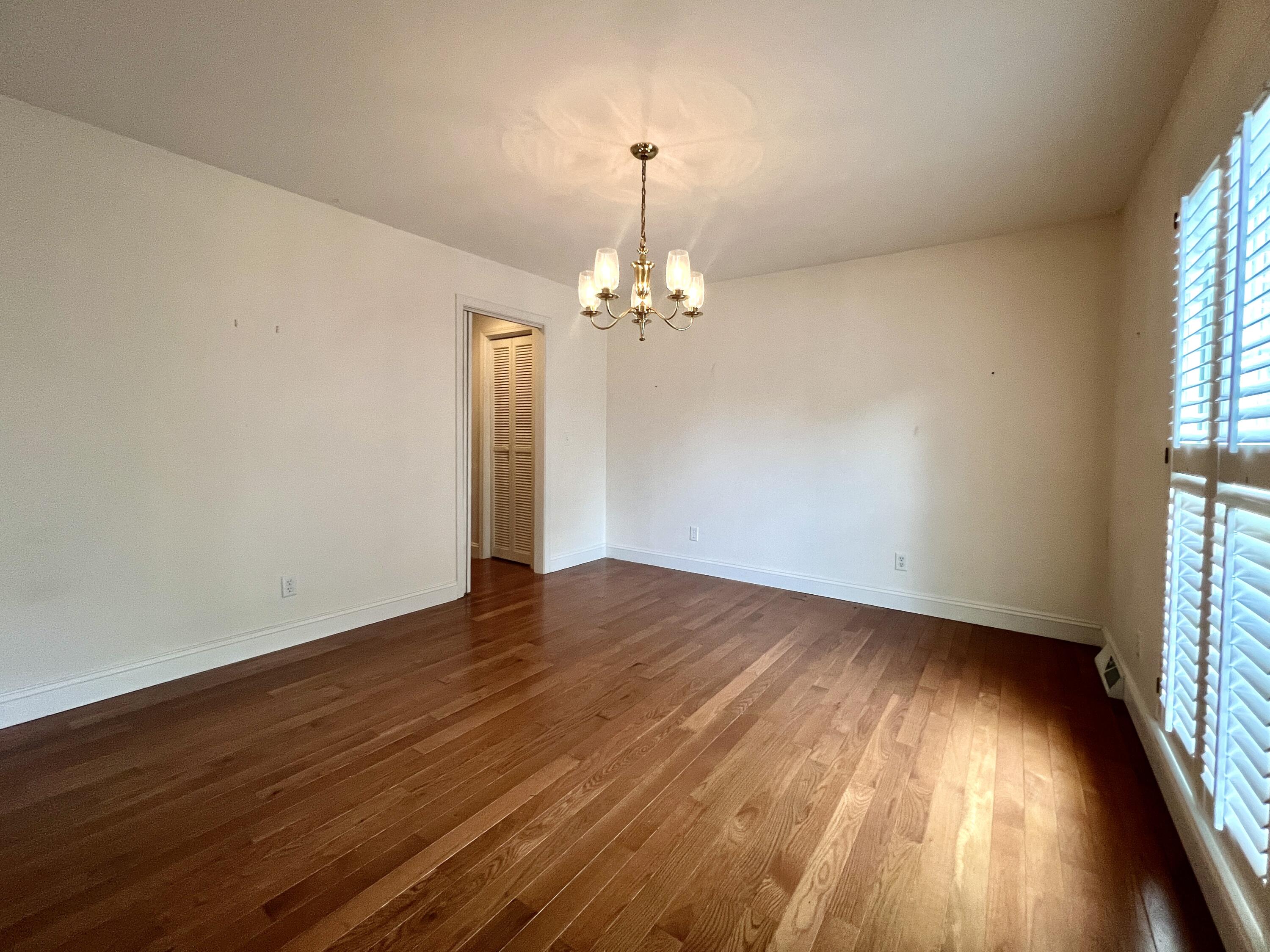 521 W Wimbledon Drive, Charleston