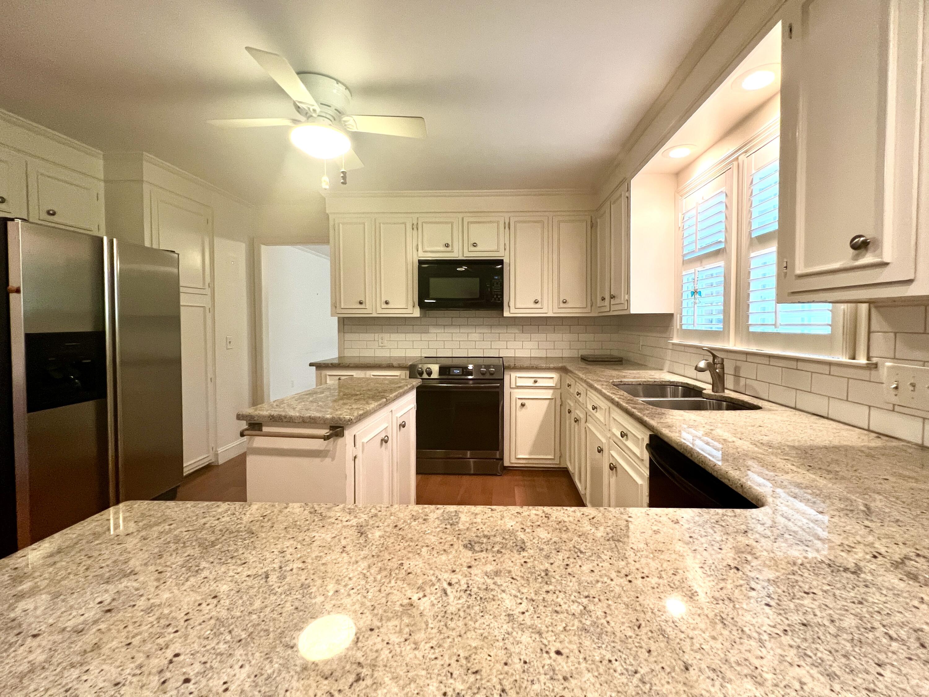 521 W Wimbledon Drive, Charleston