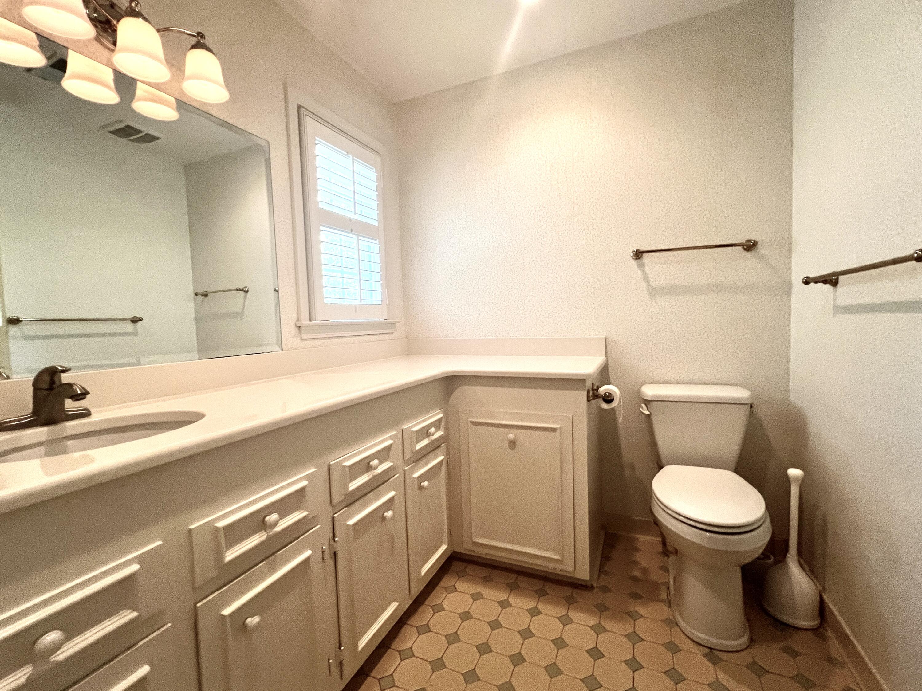 521 W Wimbledon Drive, Charleston