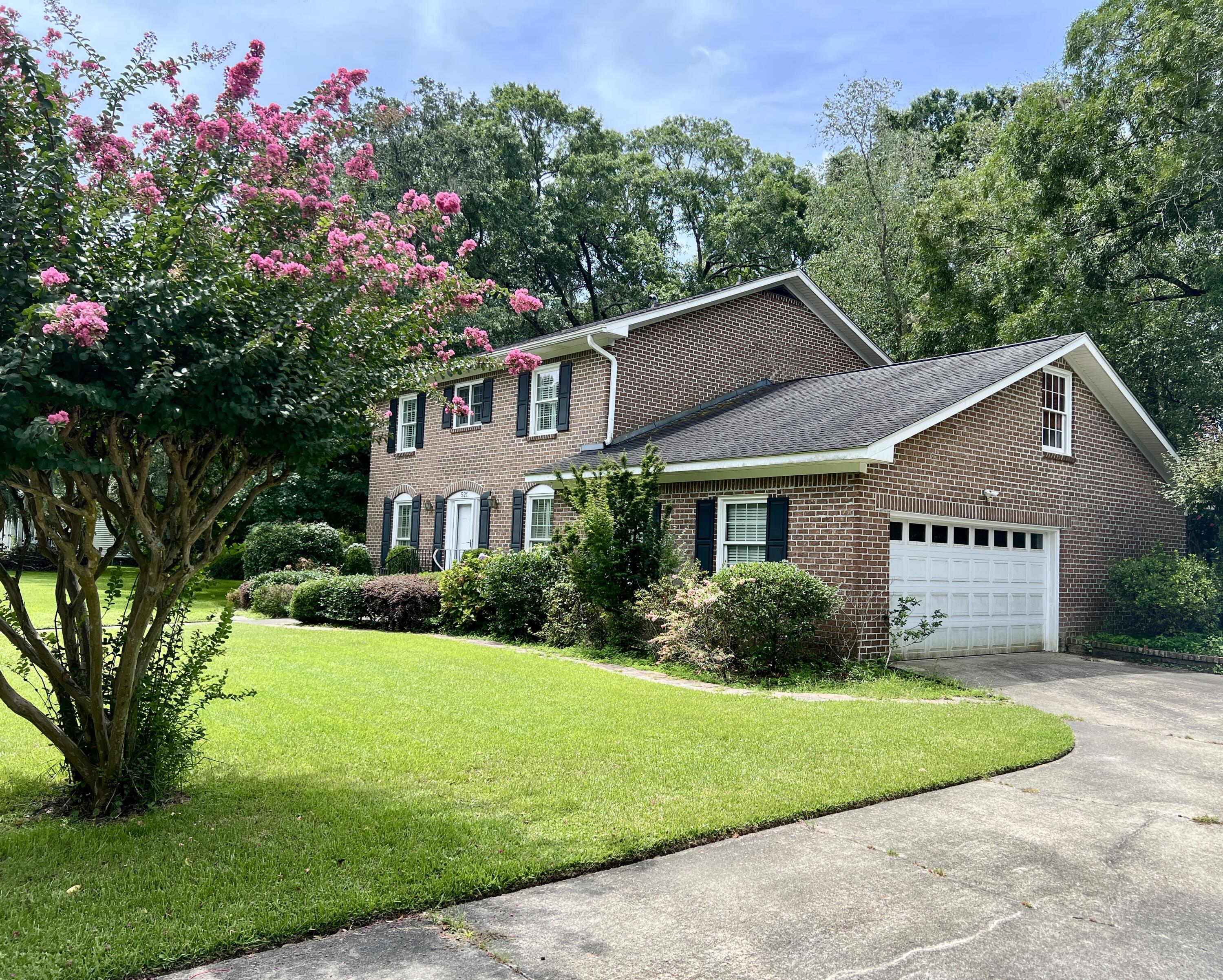 521 W Wimbledon Drive, Charleston