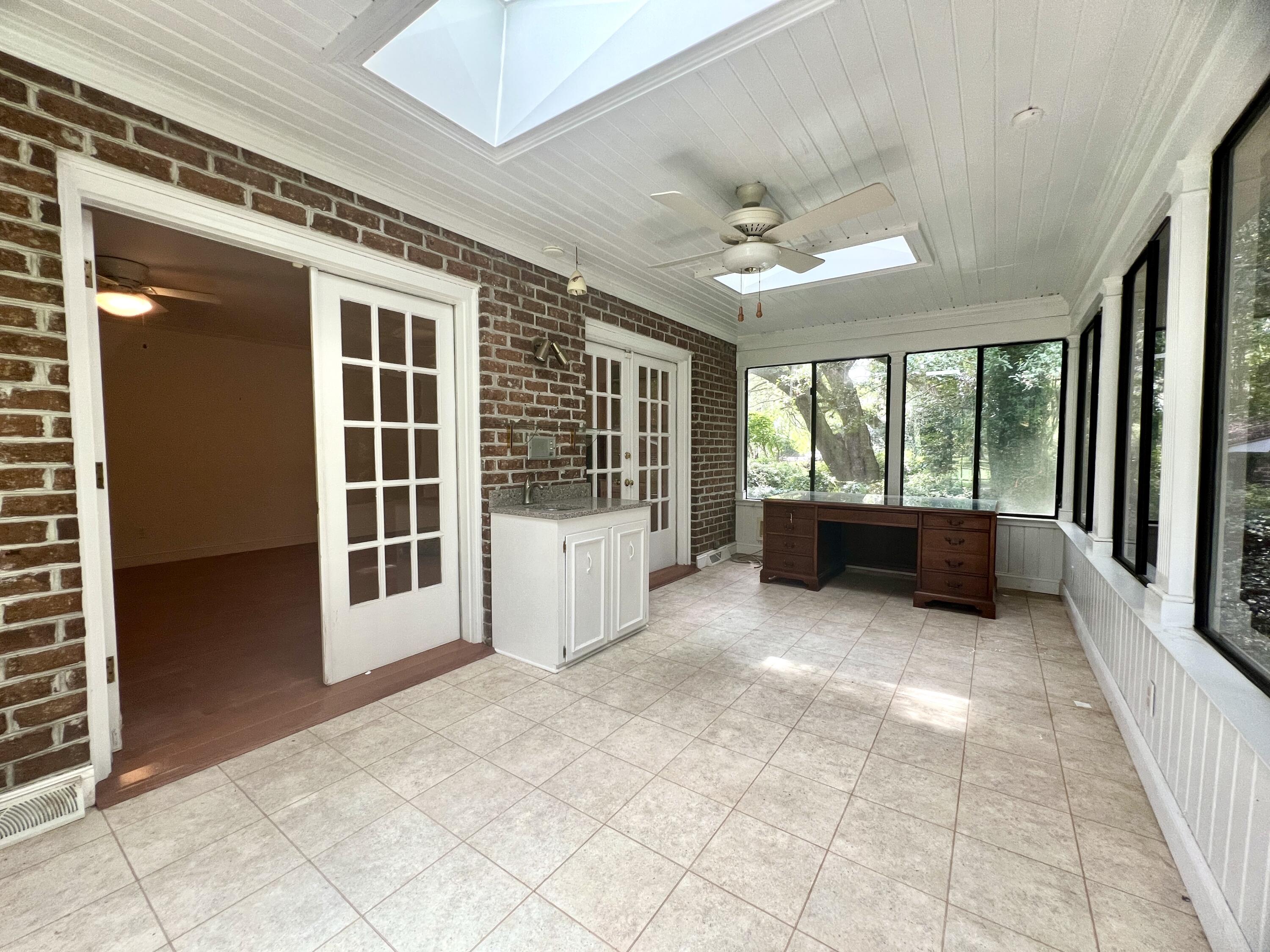 521 W Wimbledon Drive, Charleston