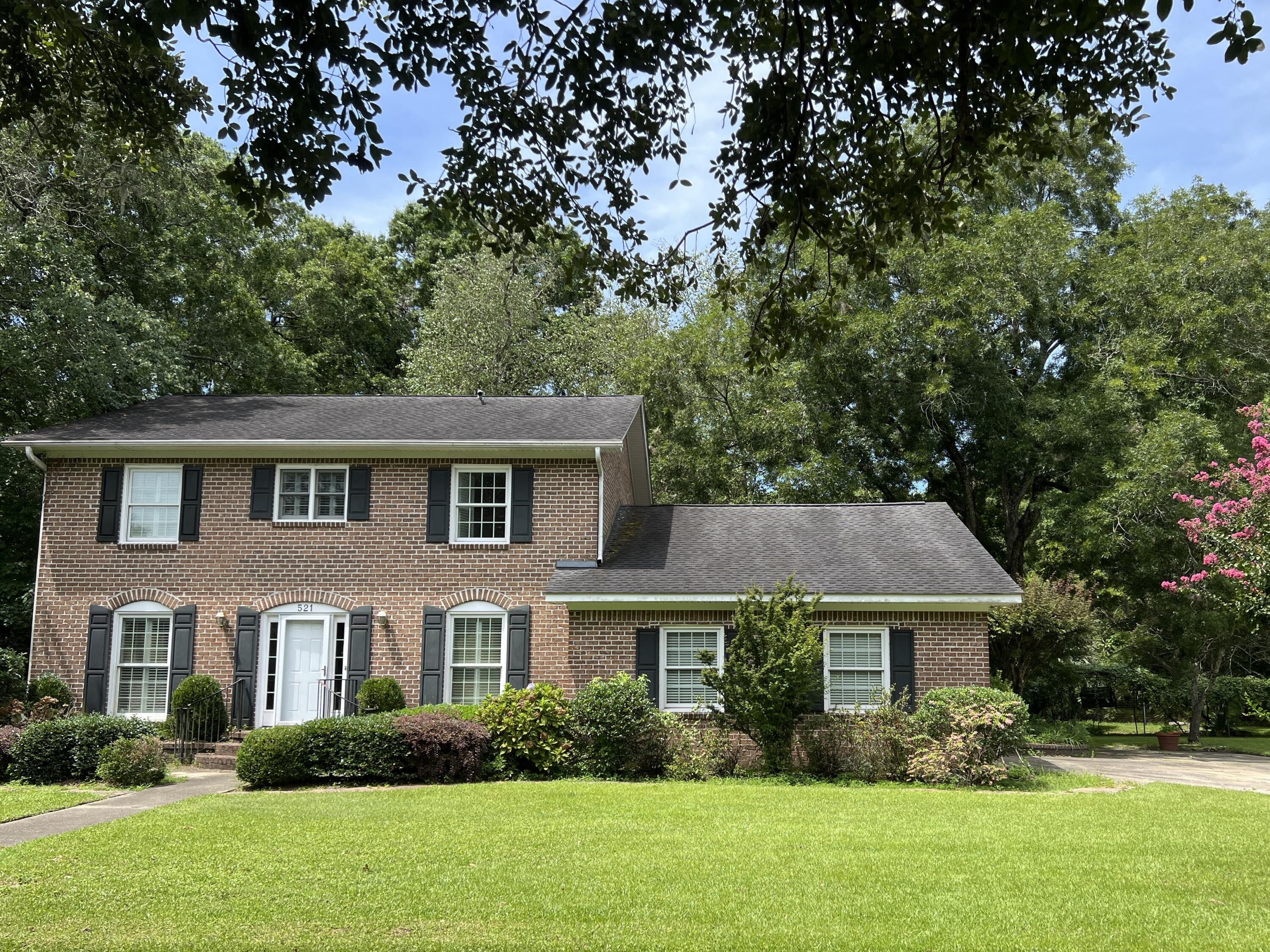 521 W Wimbledon Drive, Charleston