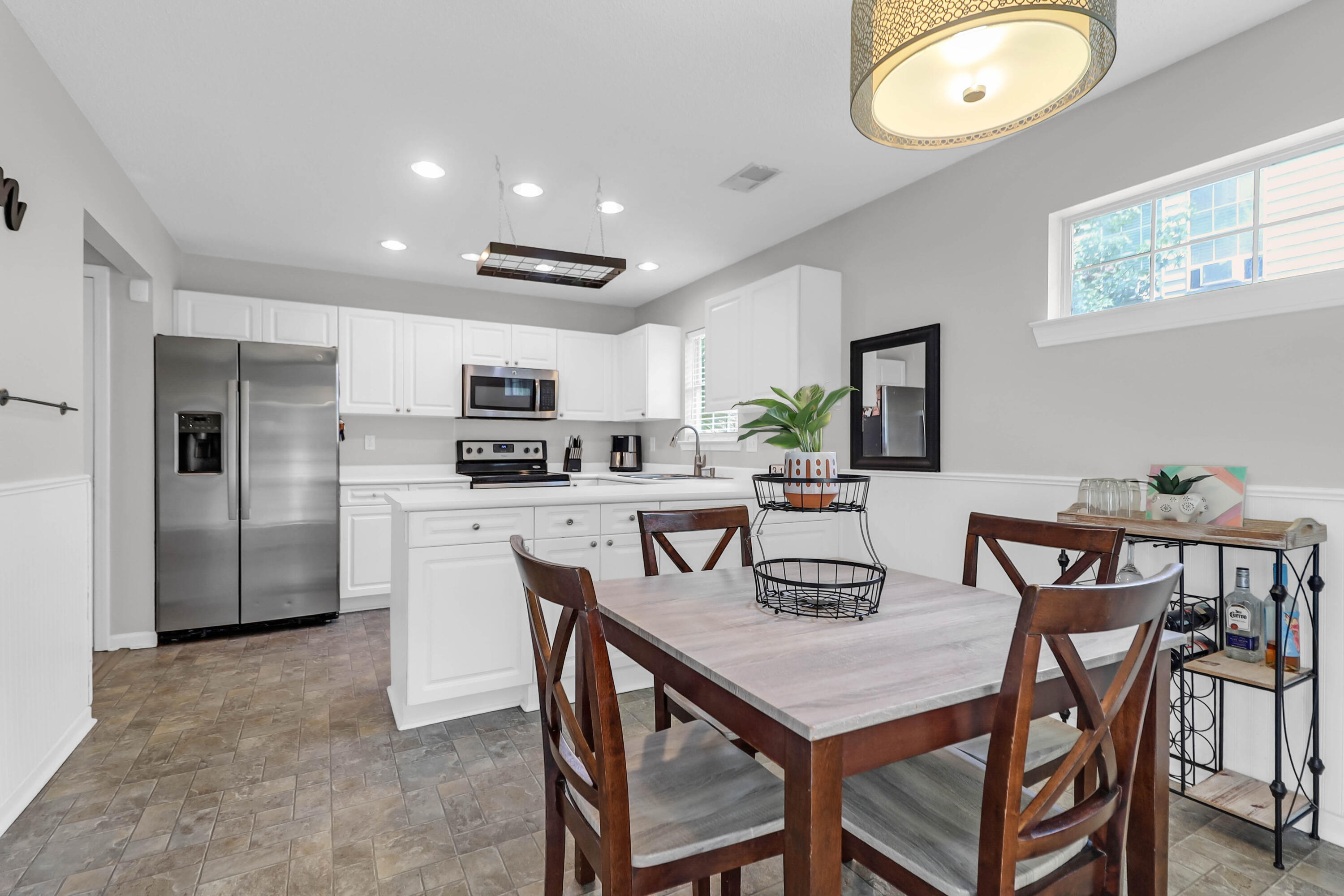 9232 Ayscough Road, Summerville