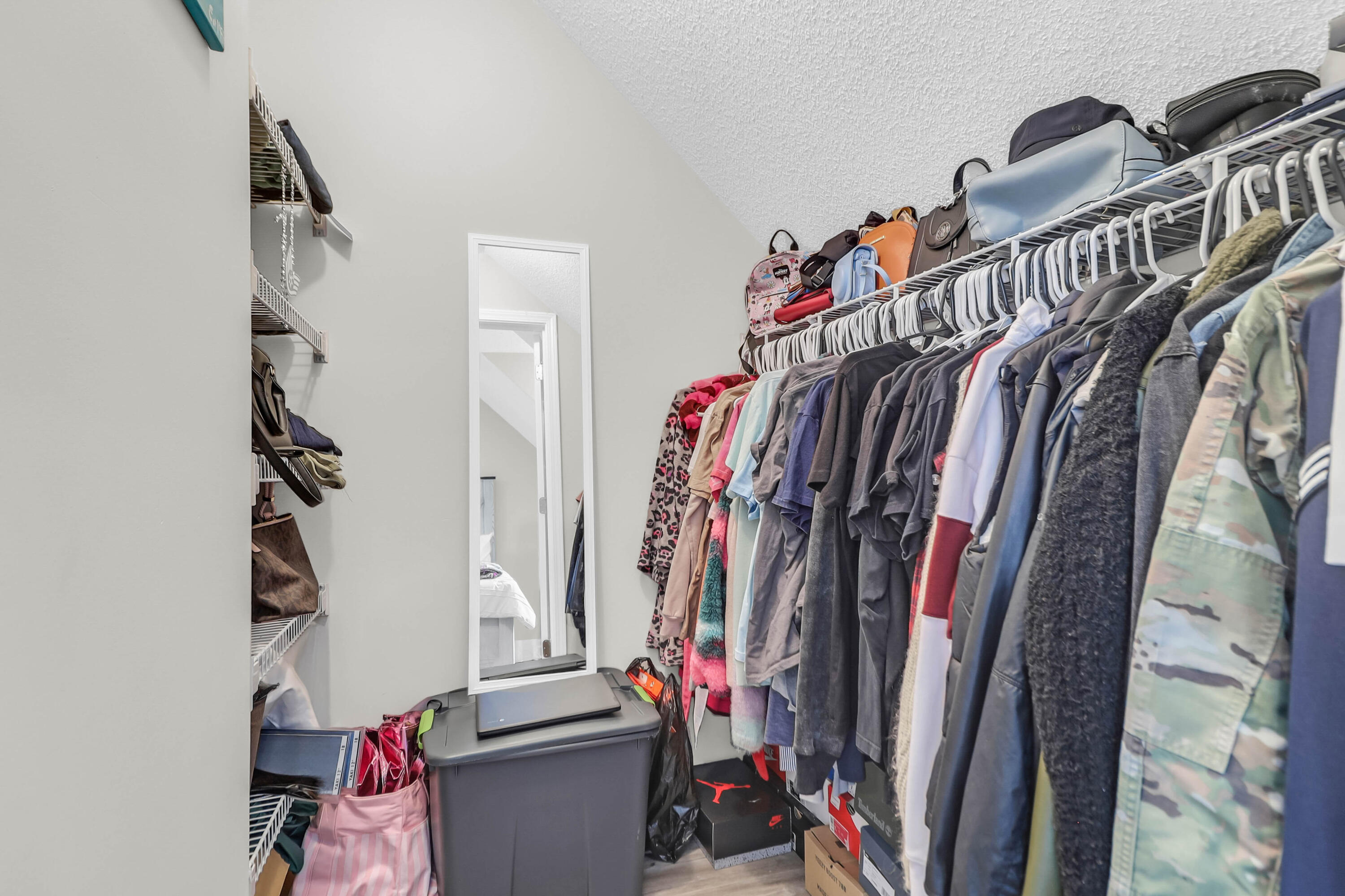 9232 Ayscough Road, Summerville