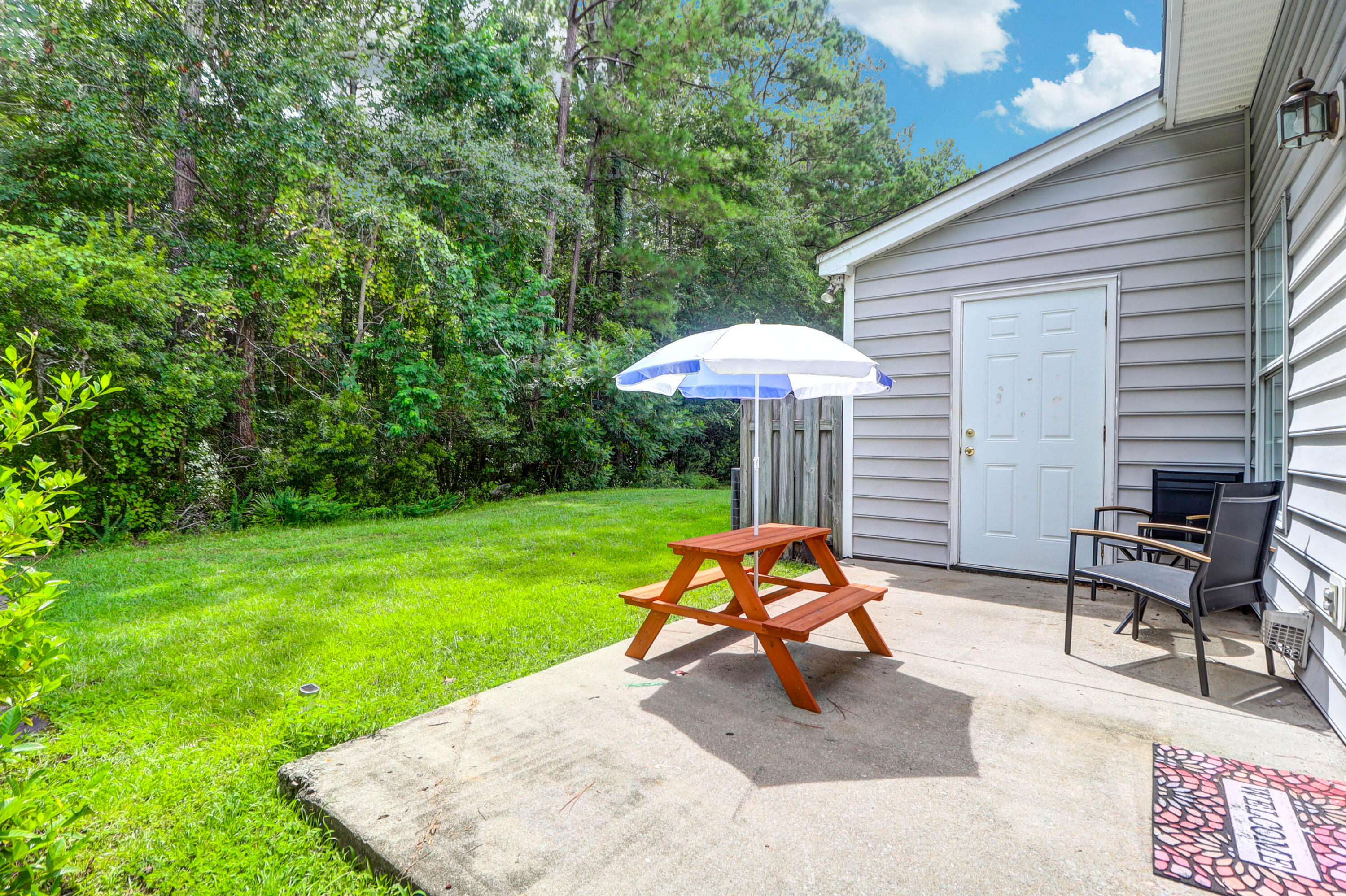 9232 Ayscough Road, Summerville