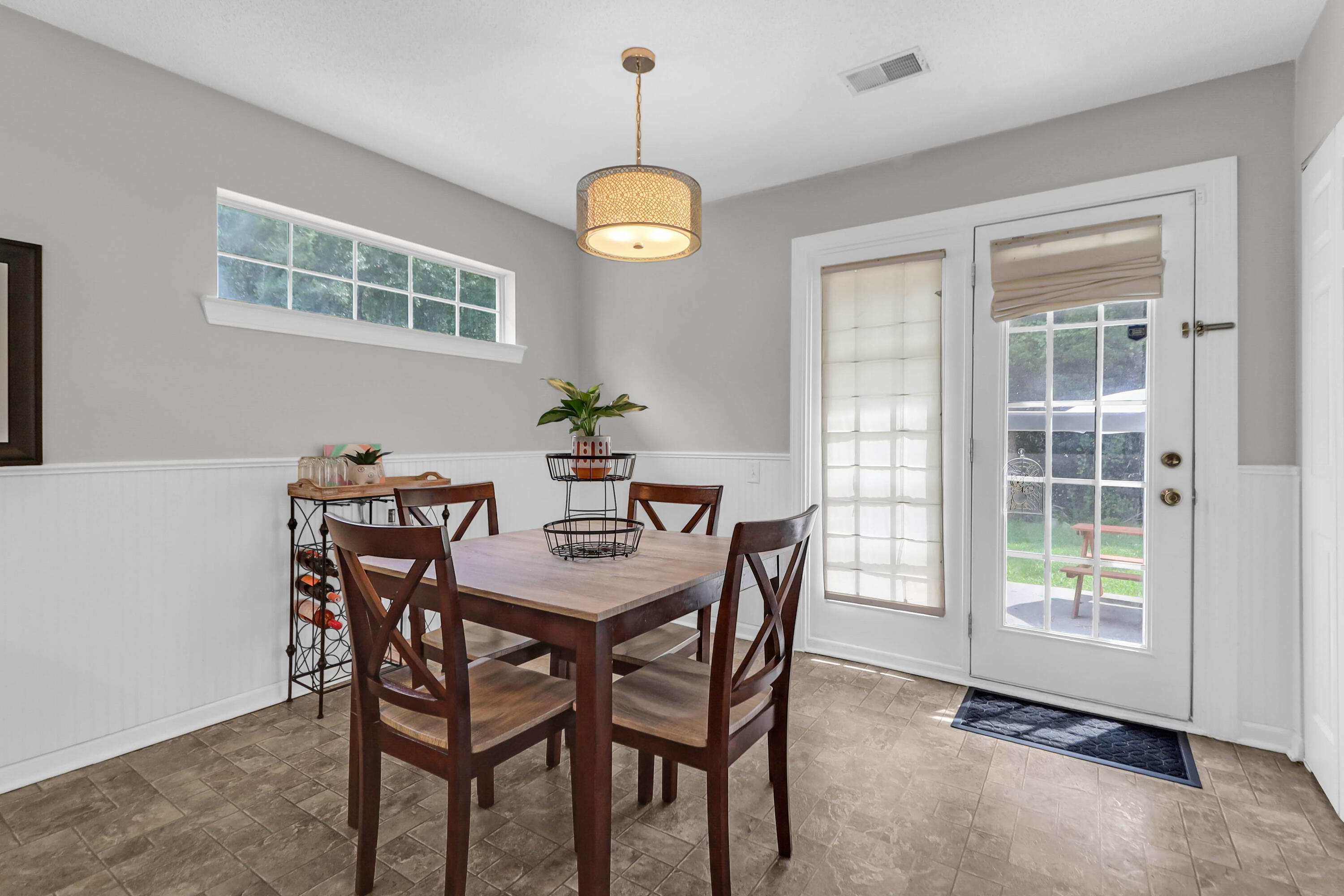 9232 Ayscough Road, Summerville