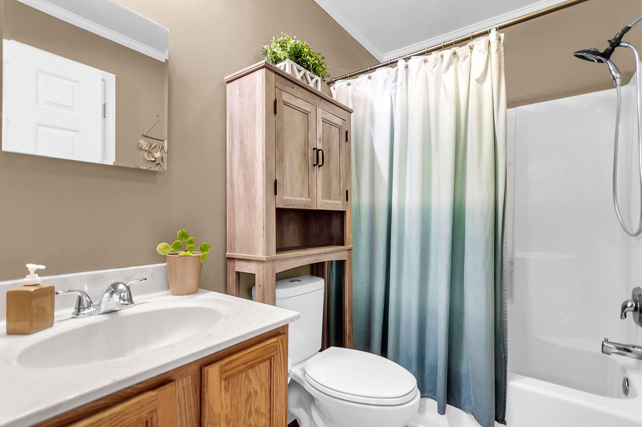 916 Hillsboro Drive, Charleston