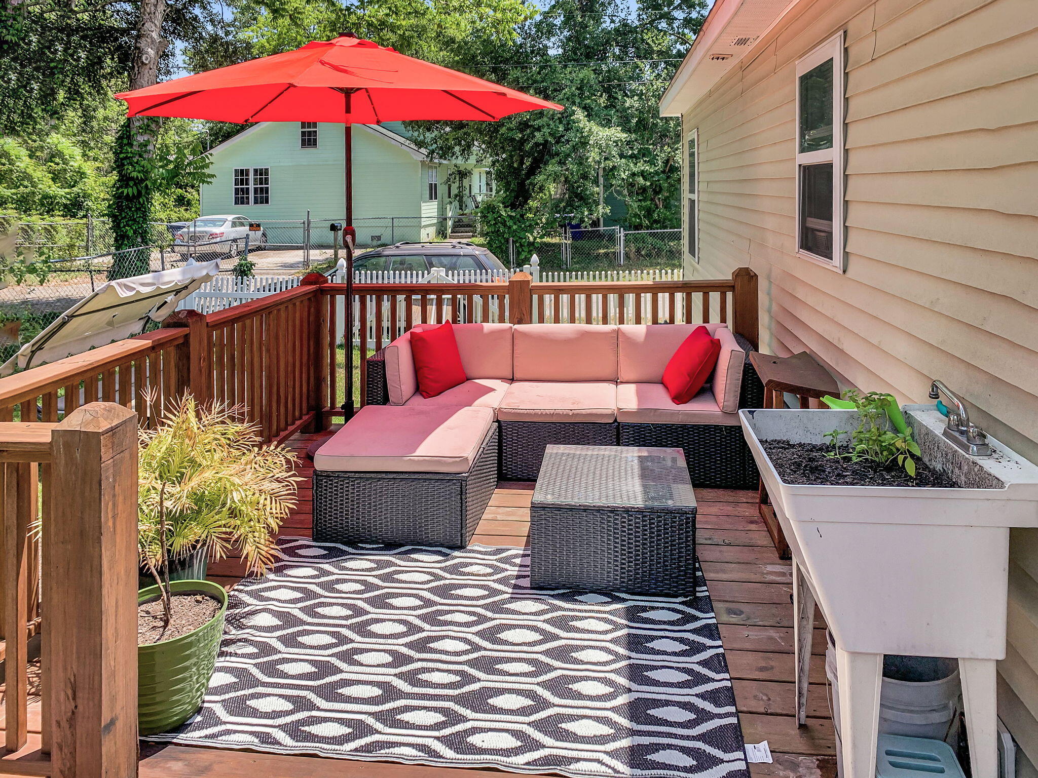 916 Hillsboro Drive, Charleston