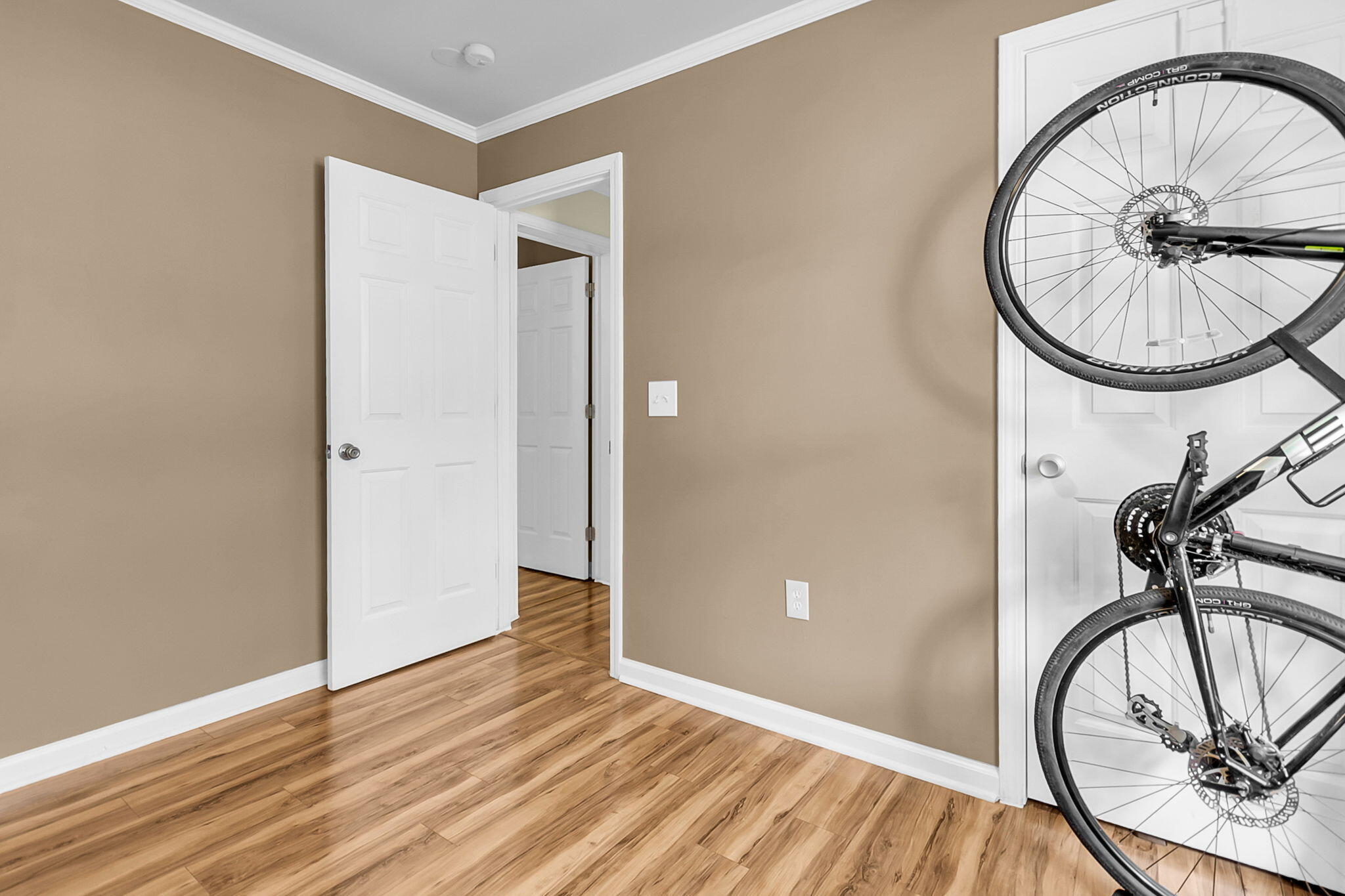 916 Hillsboro Drive, Charleston