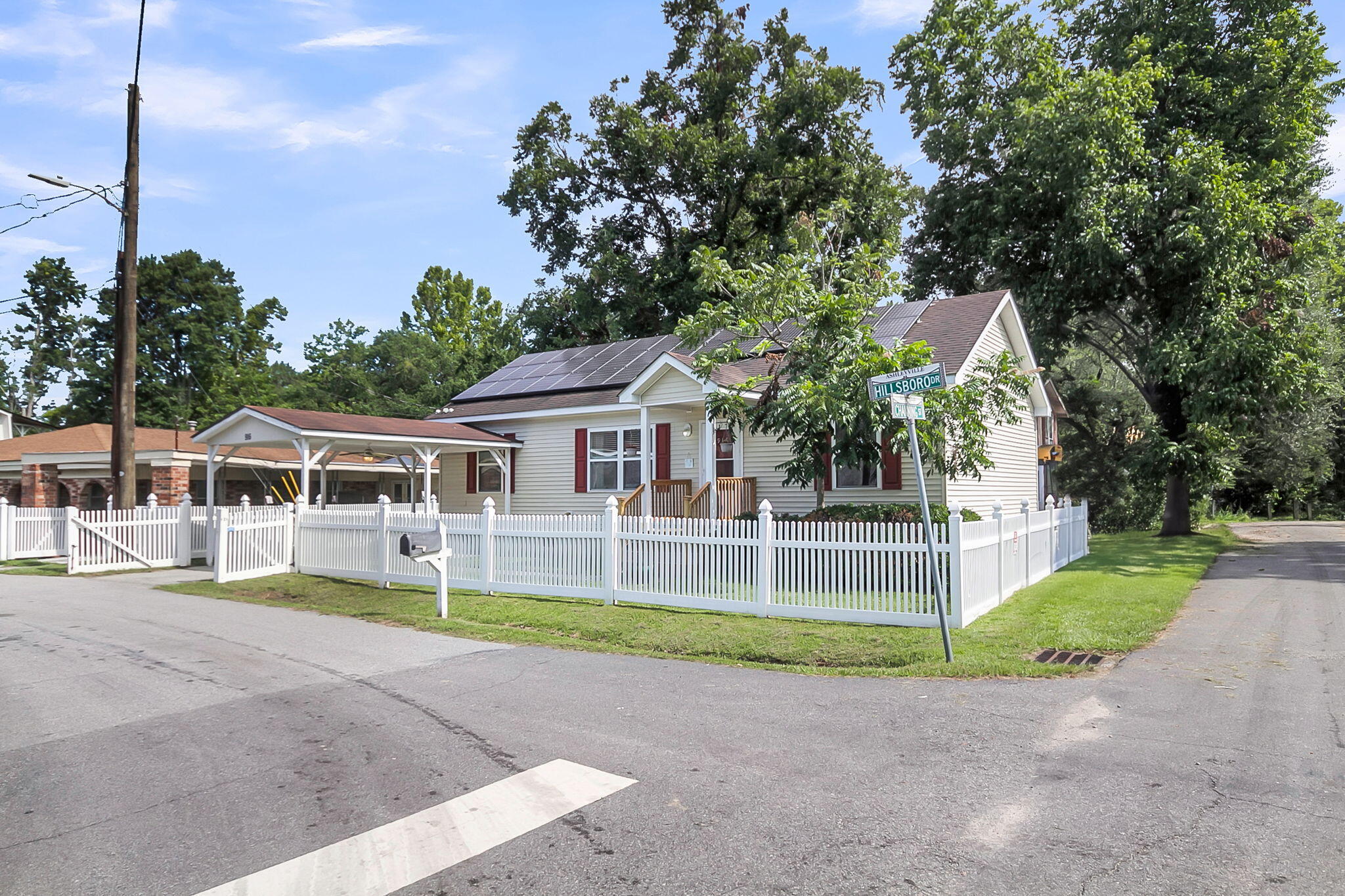 916 Hillsboro Drive, Charleston